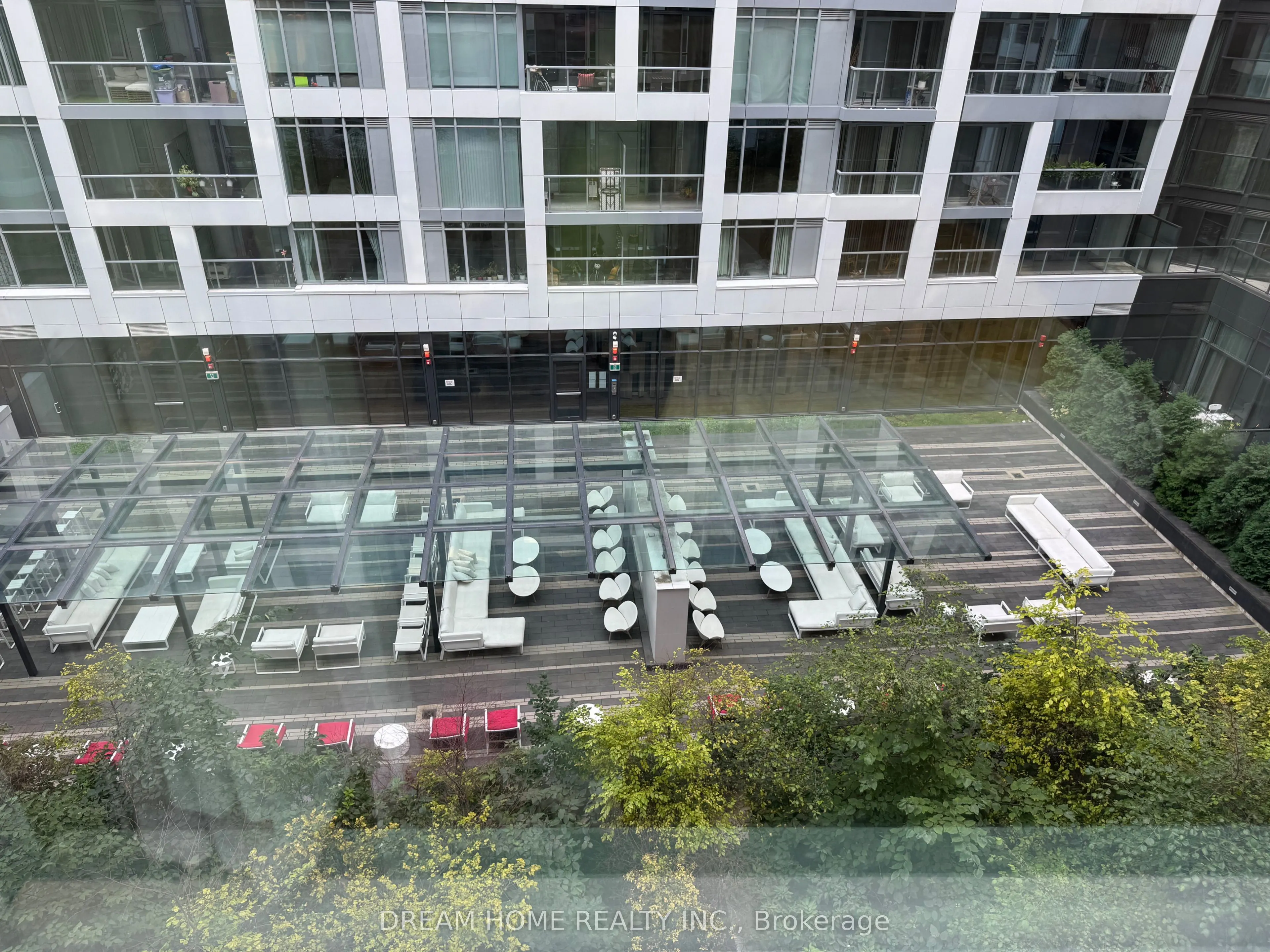 27 Bathurst Street, #617