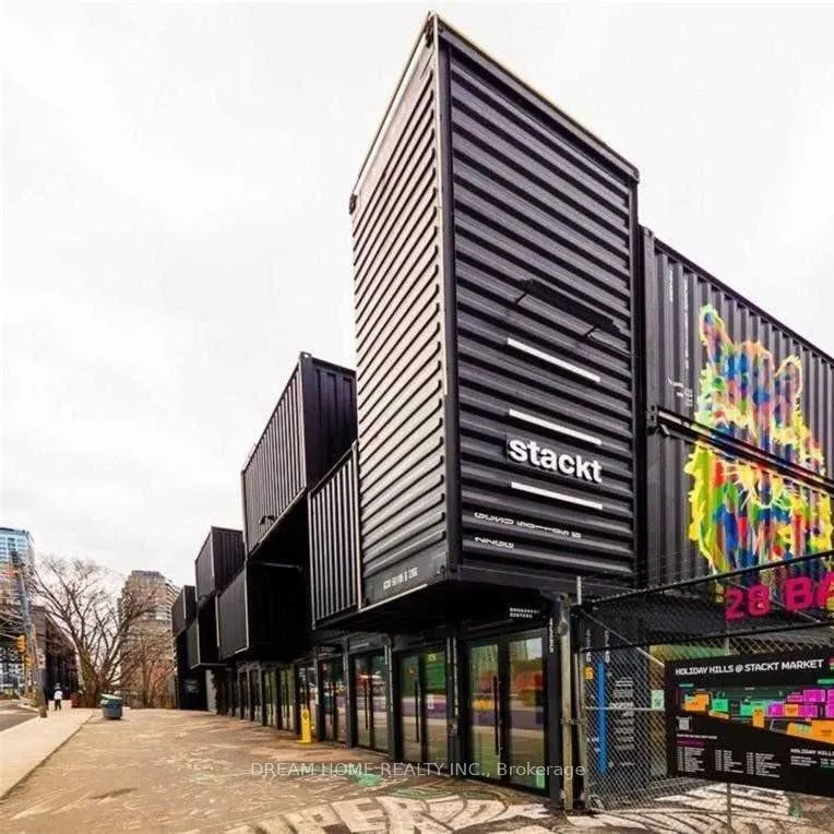 27 Bathurst Street, #617