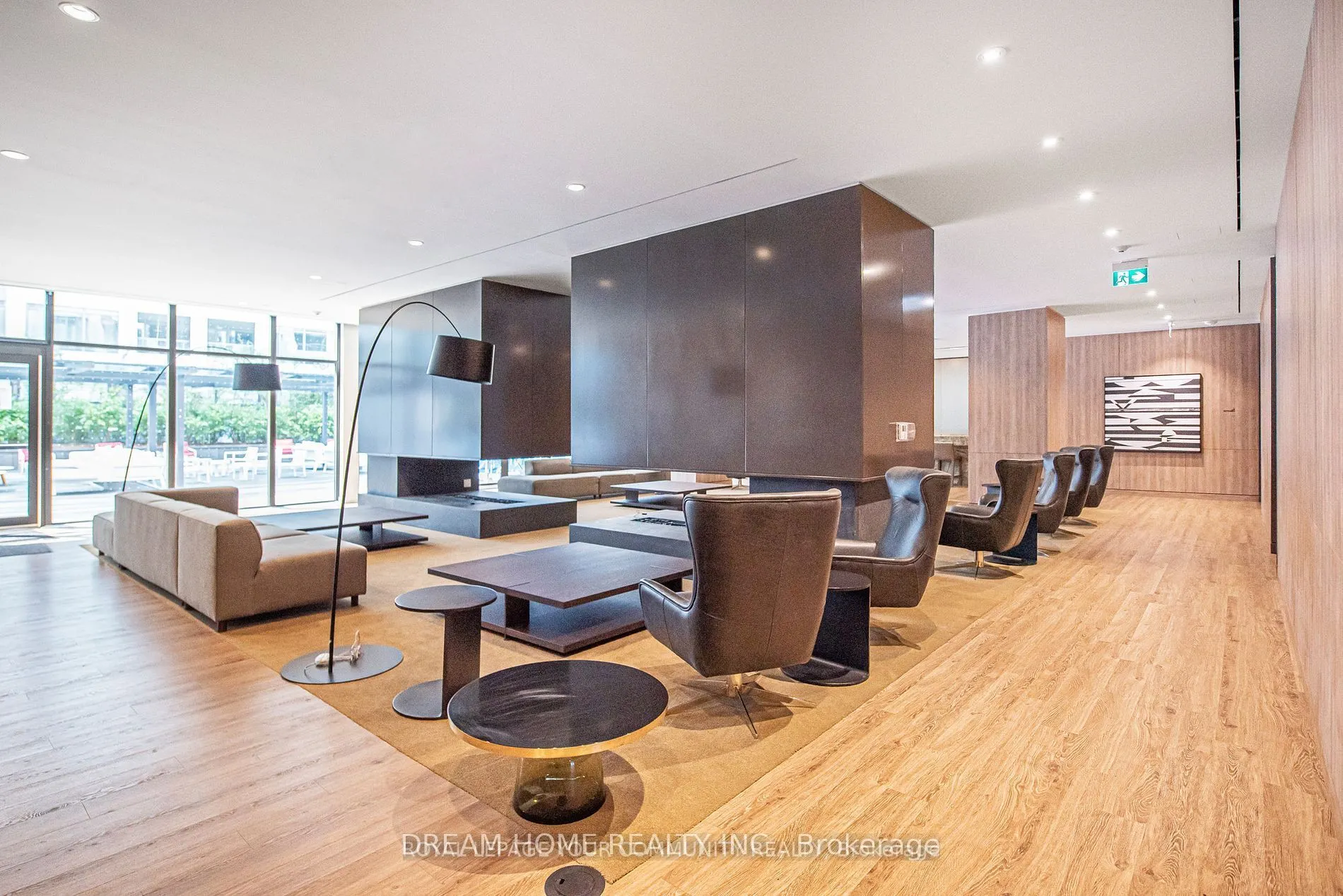 27 Bathurst Street, #617