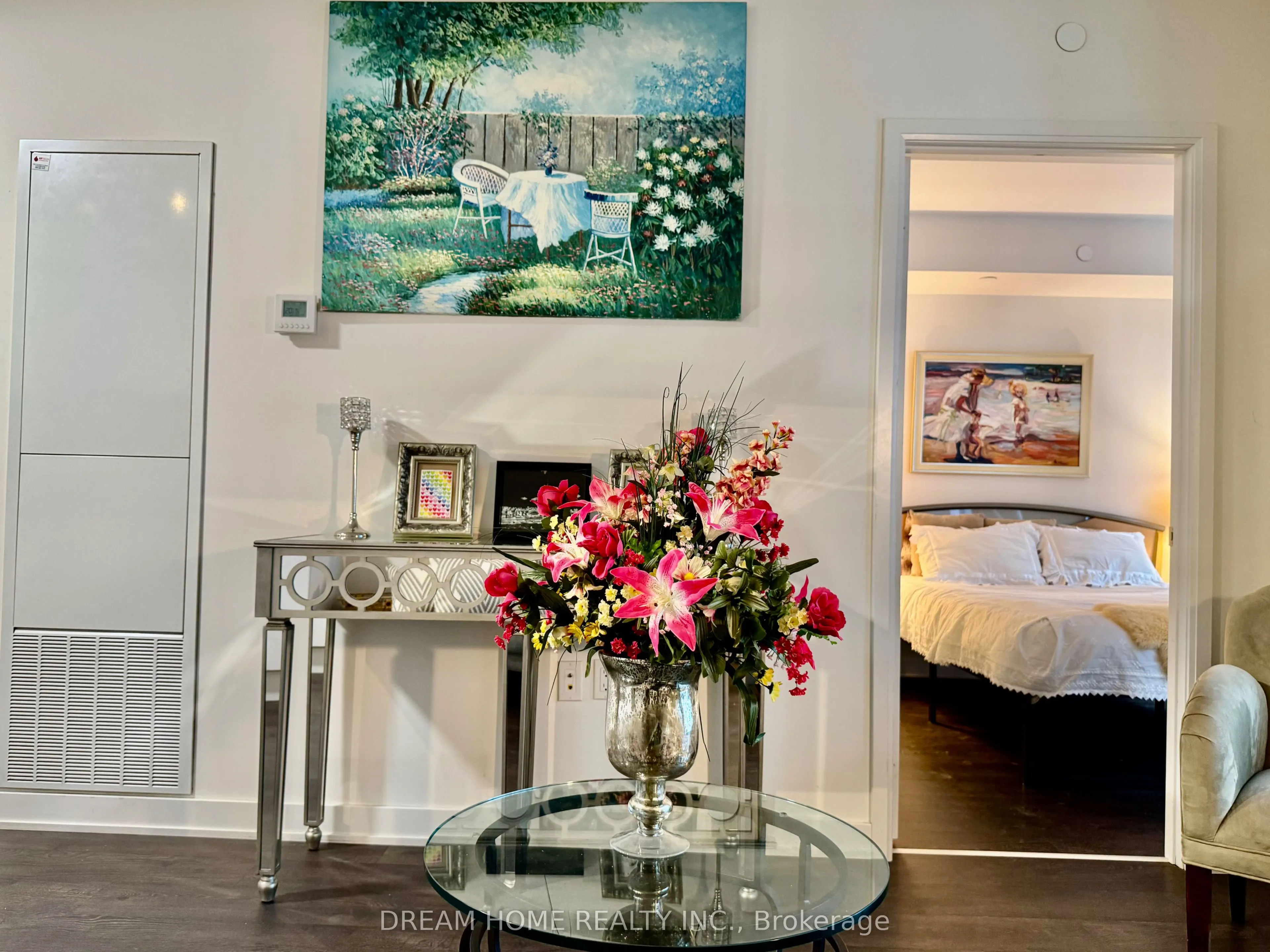 27 Bathurst Street, #617