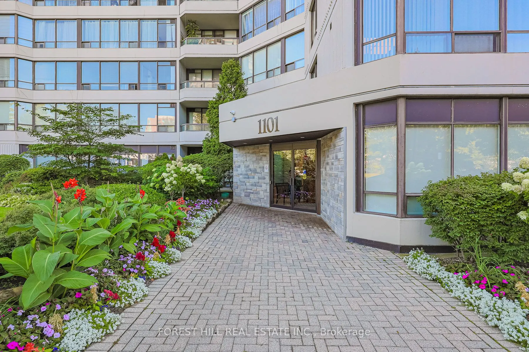 1101 Steeles Avenue W, #809
