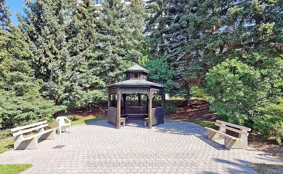 1101 Steeles Avenue W, #809