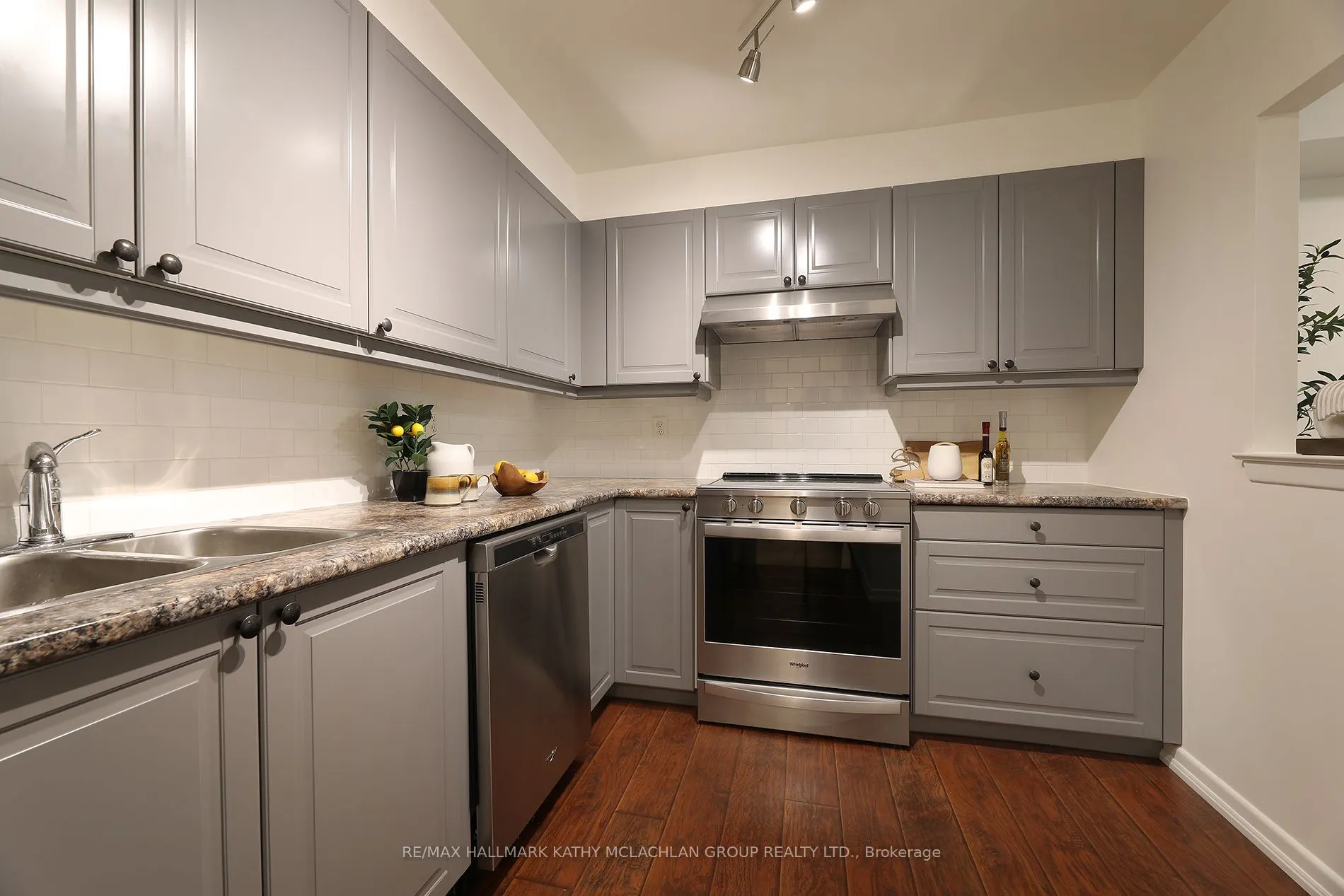 955 Millwood Road, #421