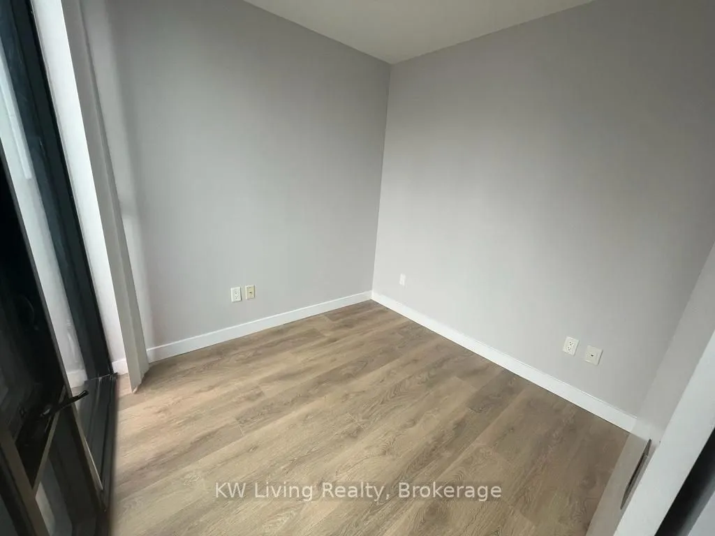215 Queen Street W, #1108