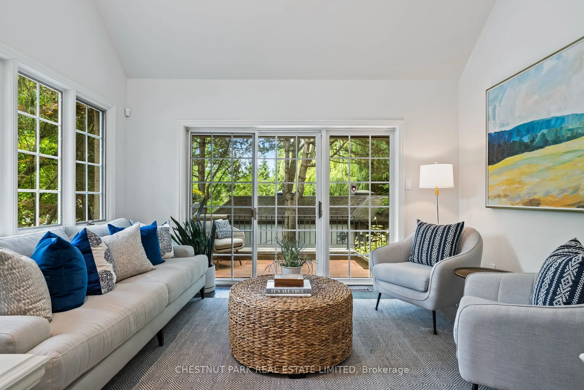 24 Dinnick Crescent
