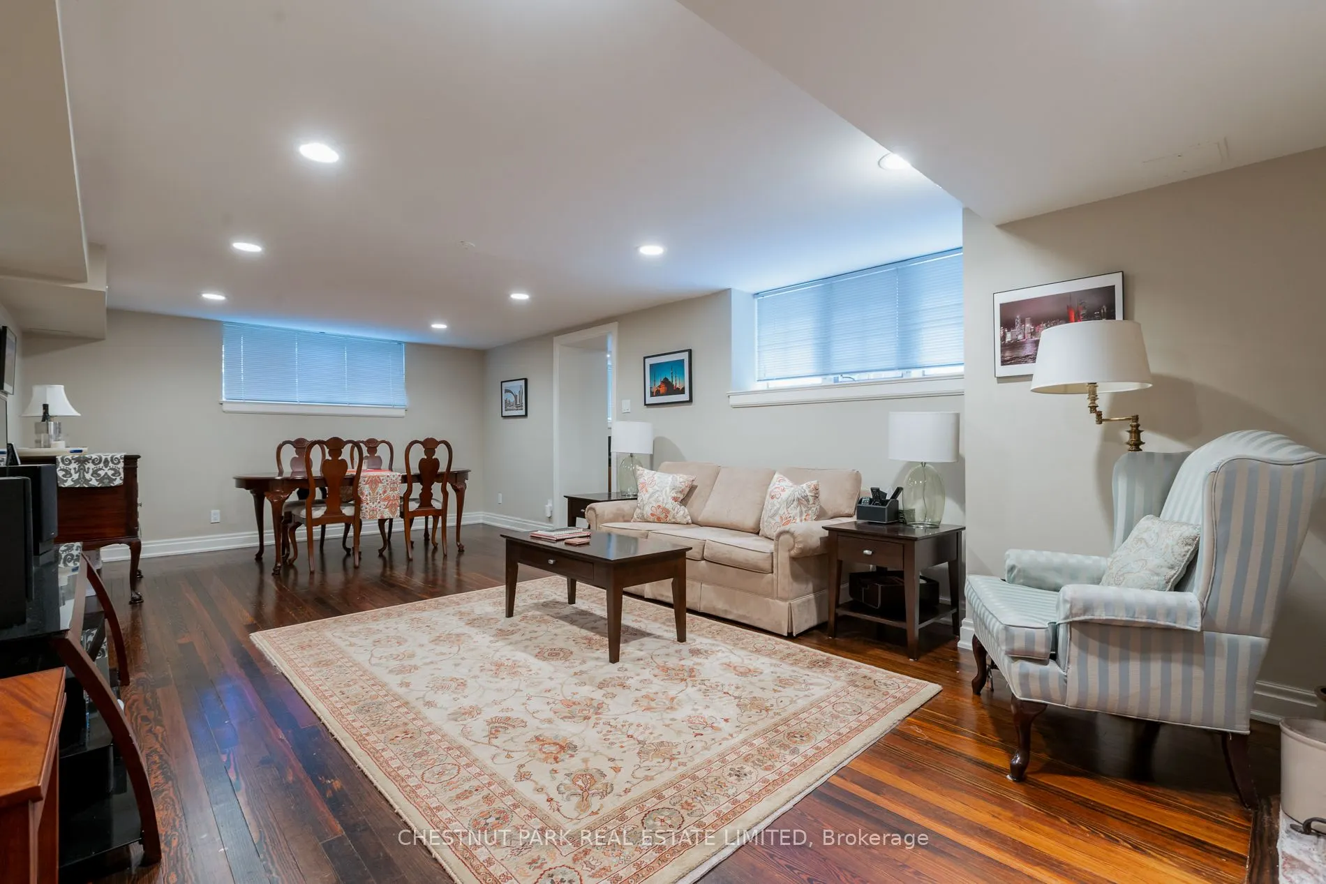 24 Dinnick Crescent