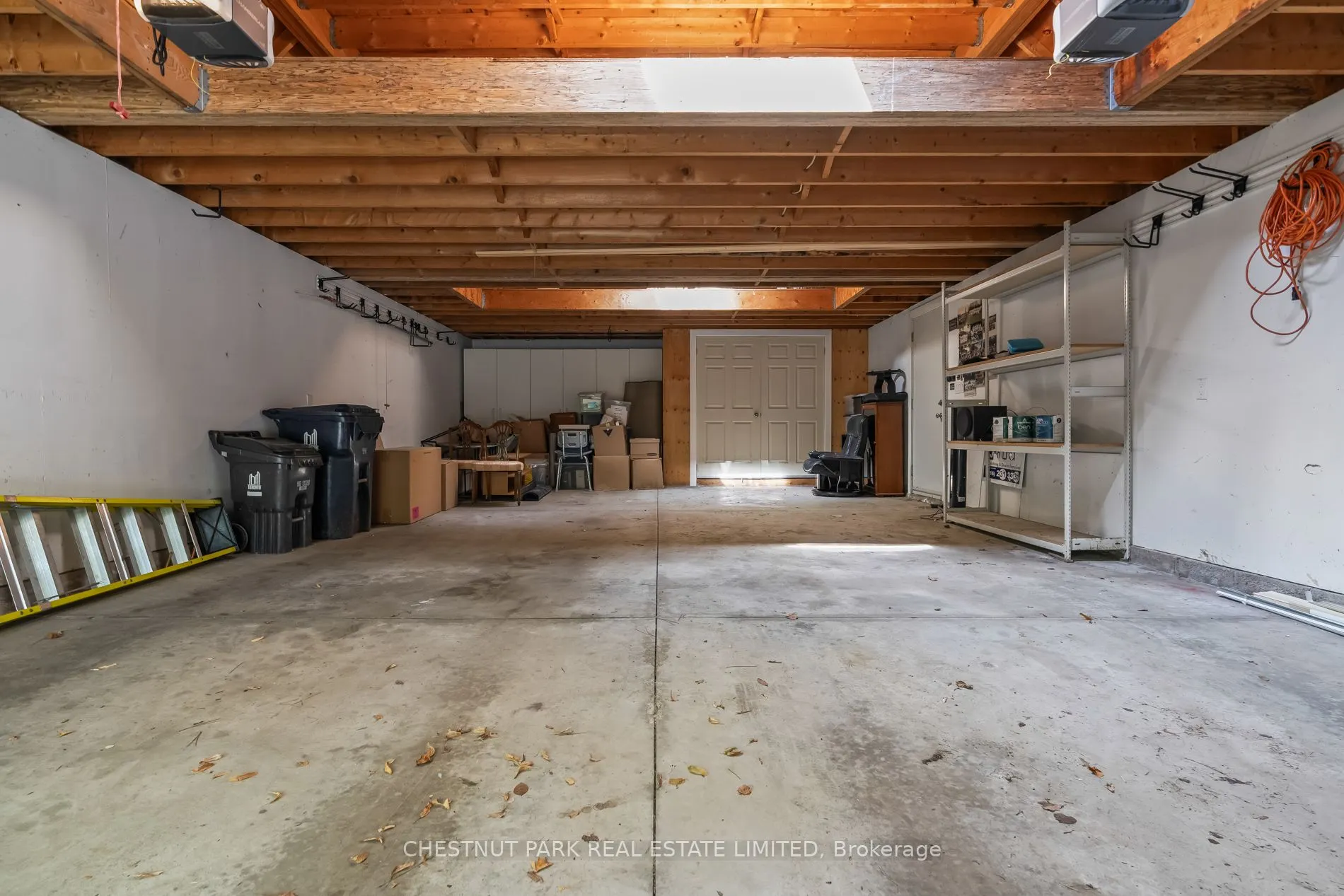 24 Dinnick Crescent