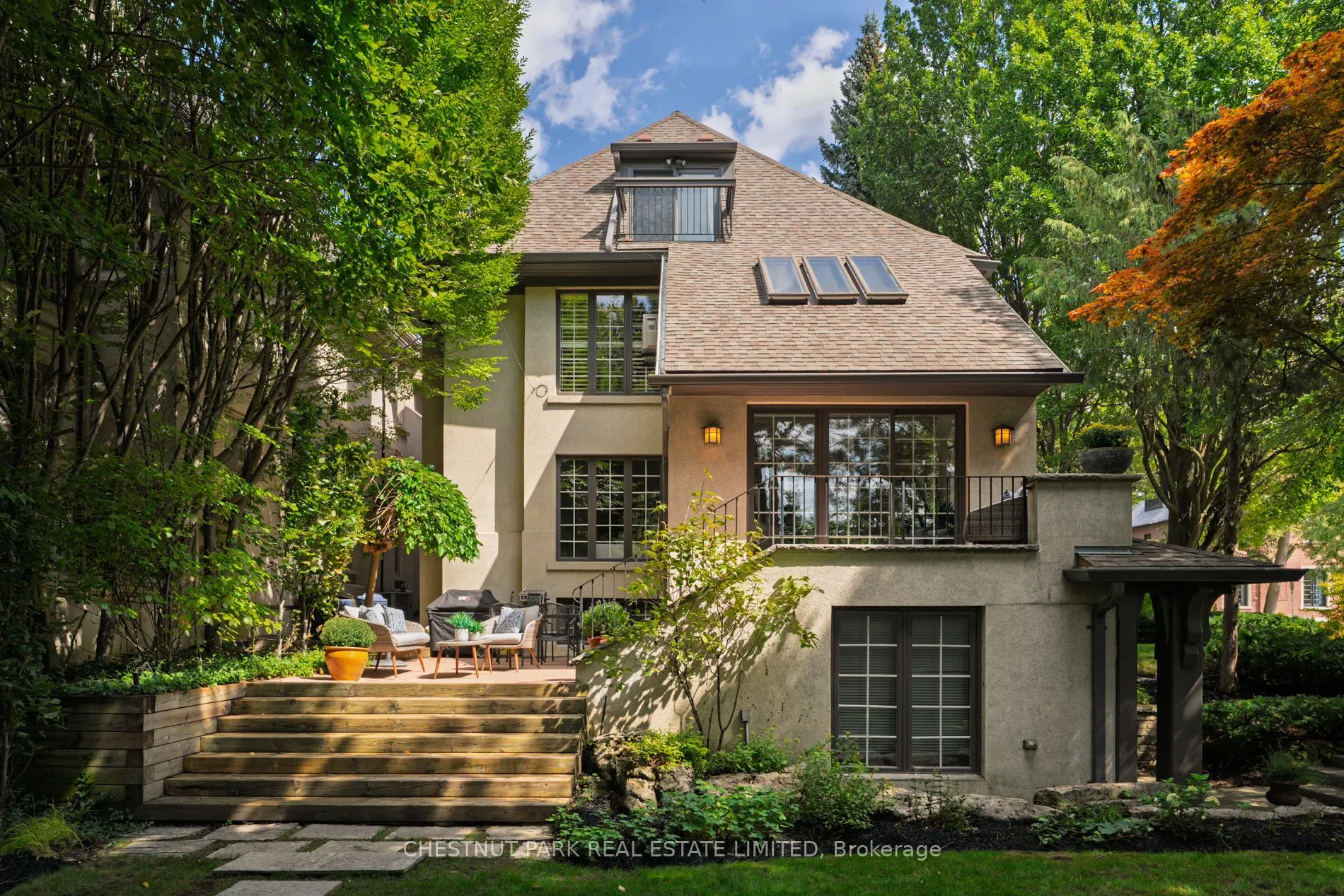 24 Dinnick Crescent