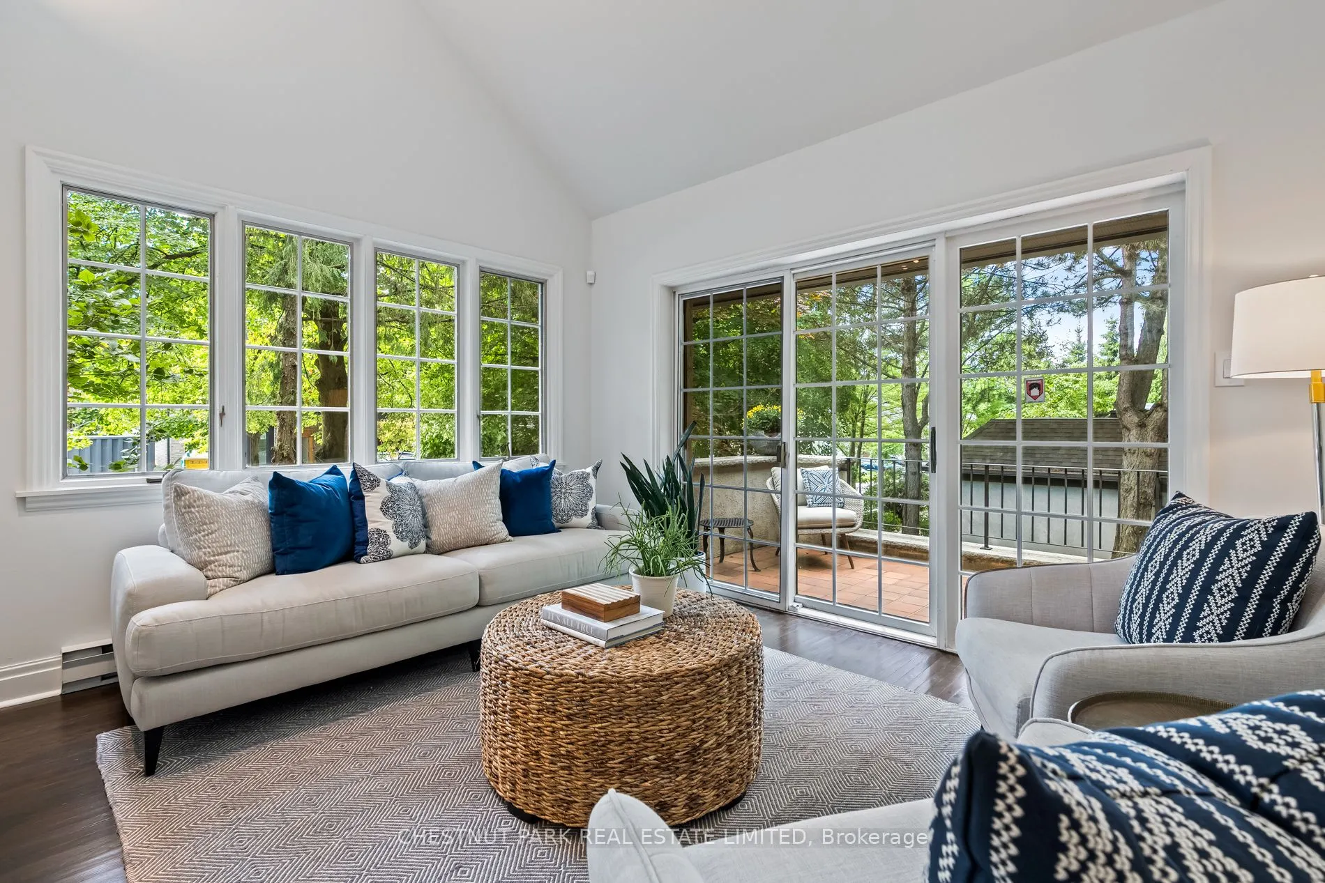 24 Dinnick Crescent