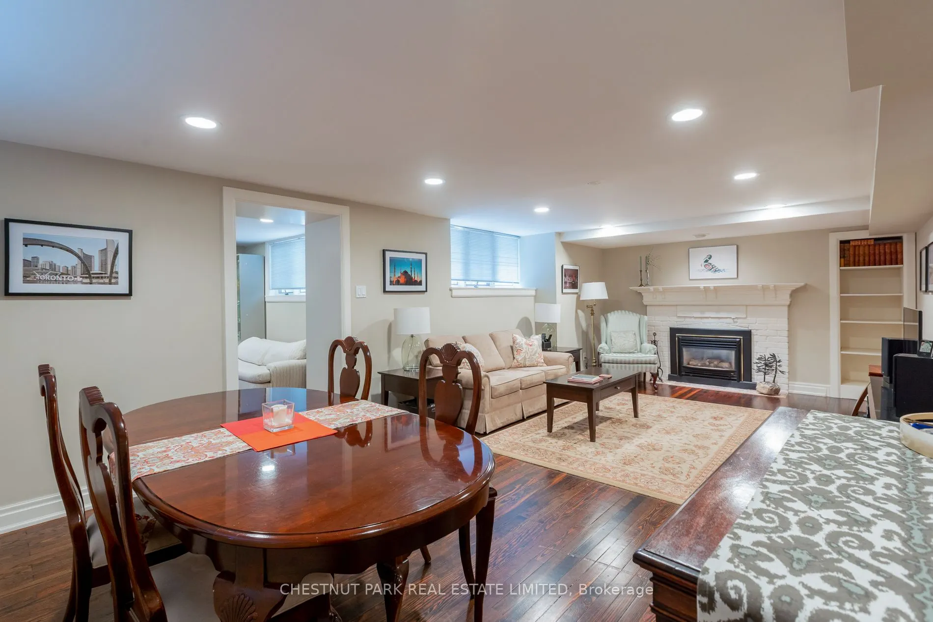 24 Dinnick Crescent