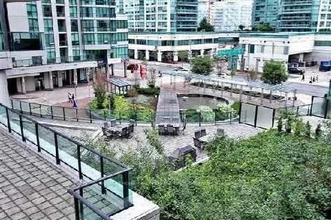 33 Bay Street, #2008
