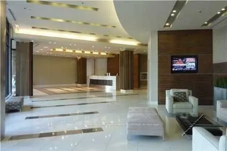 33 Bay Street, #2008
