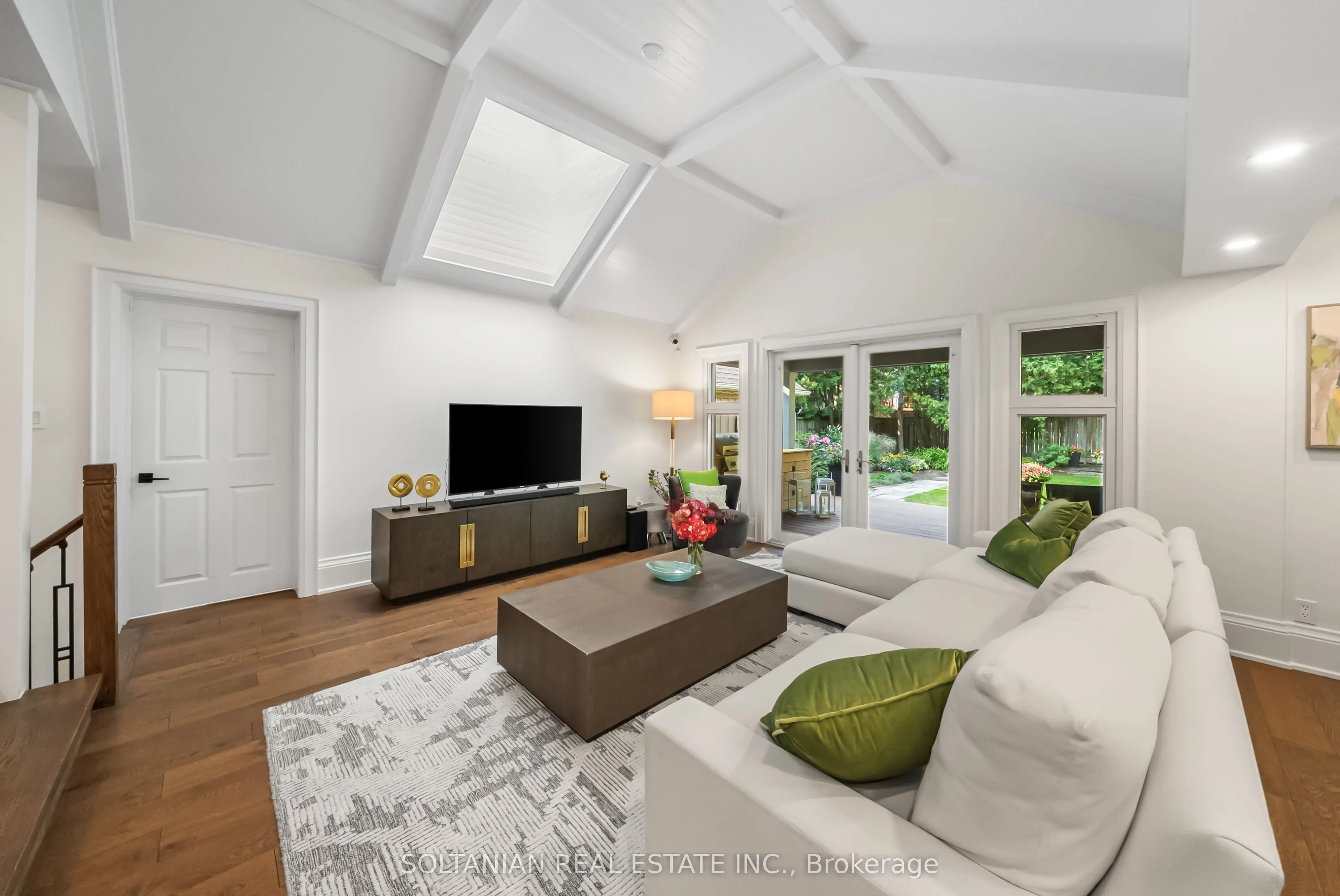 32 Beechwood Avenue