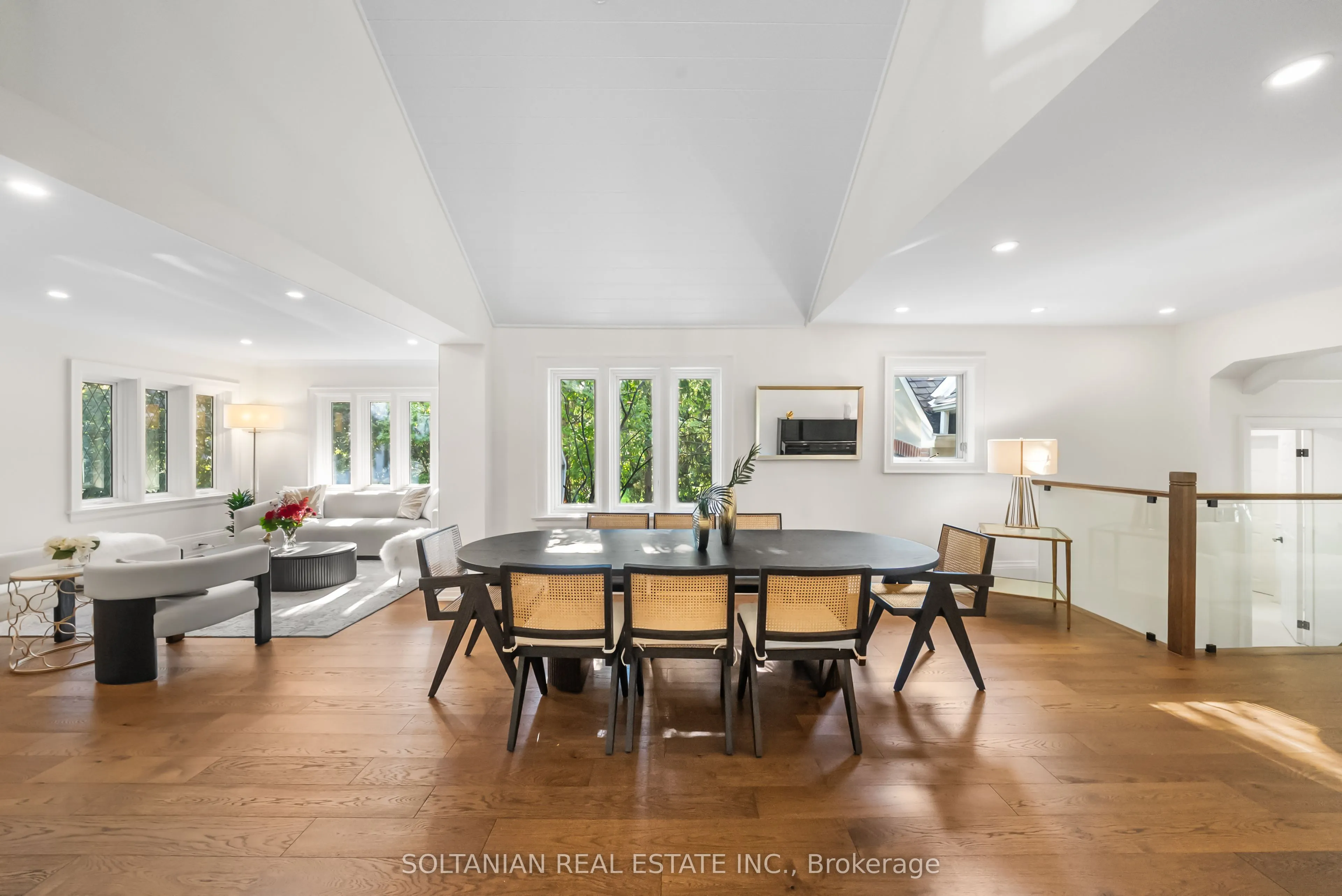 32 Beechwood Avenue
