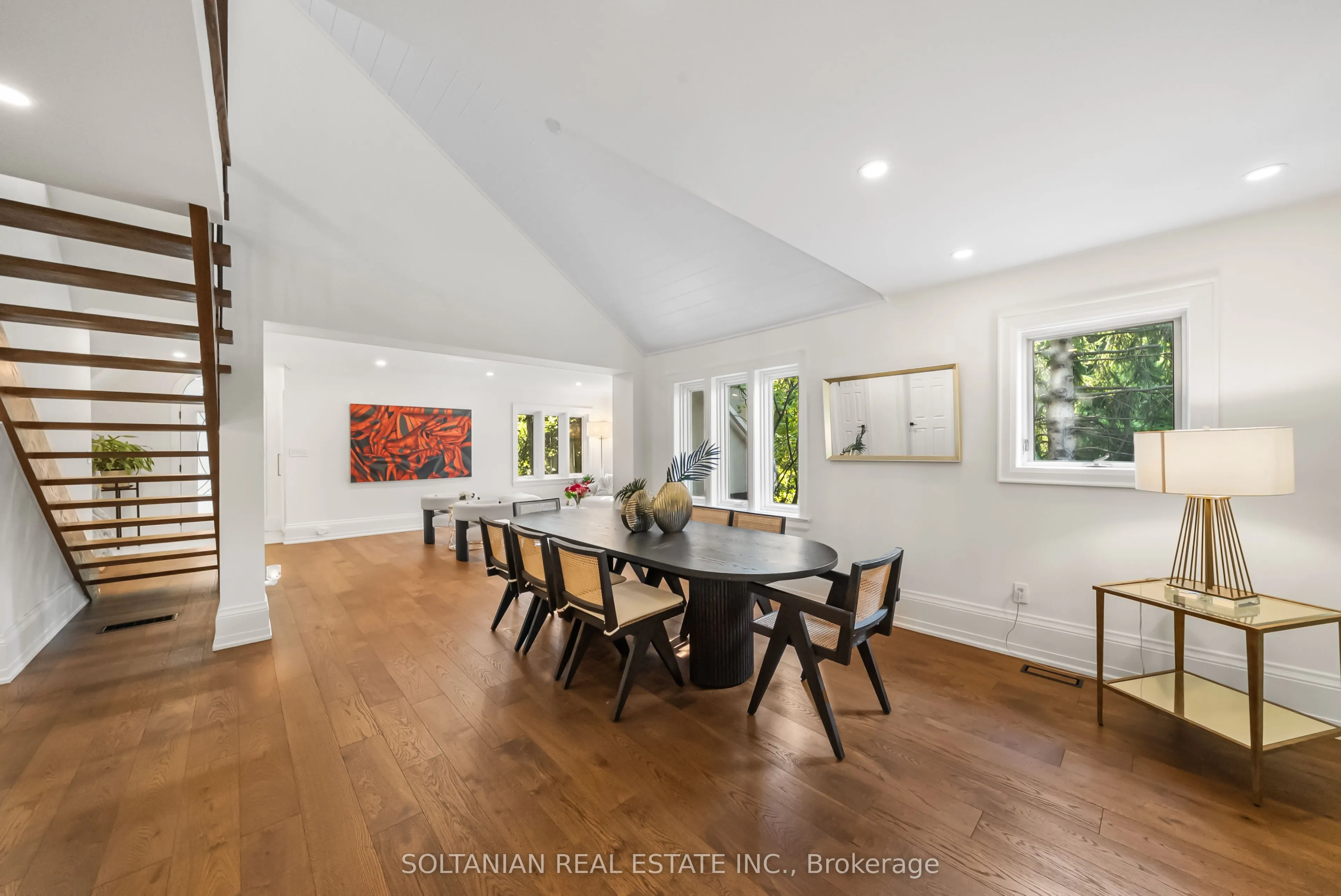 32 Beechwood Avenue