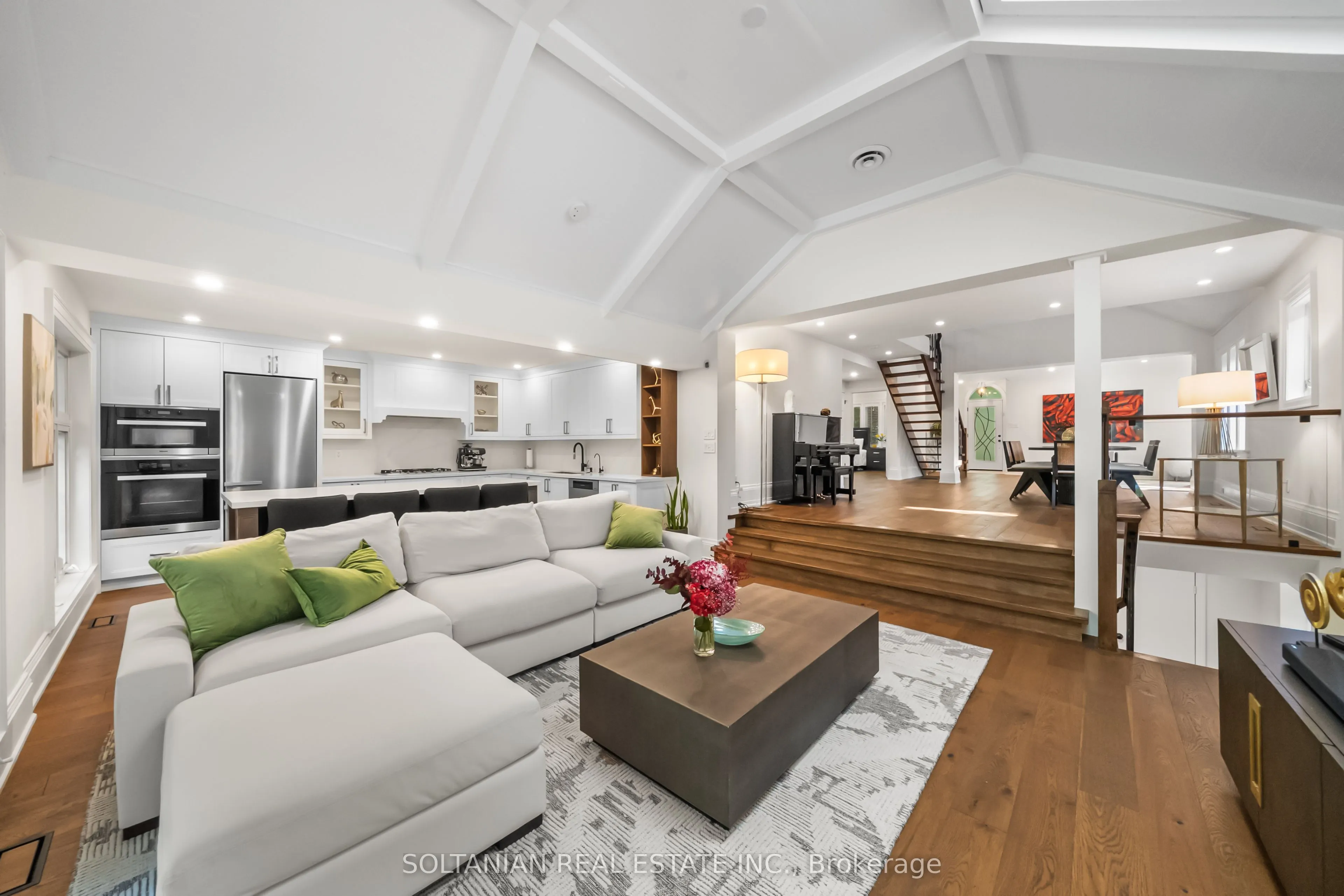 32 Beechwood Avenue