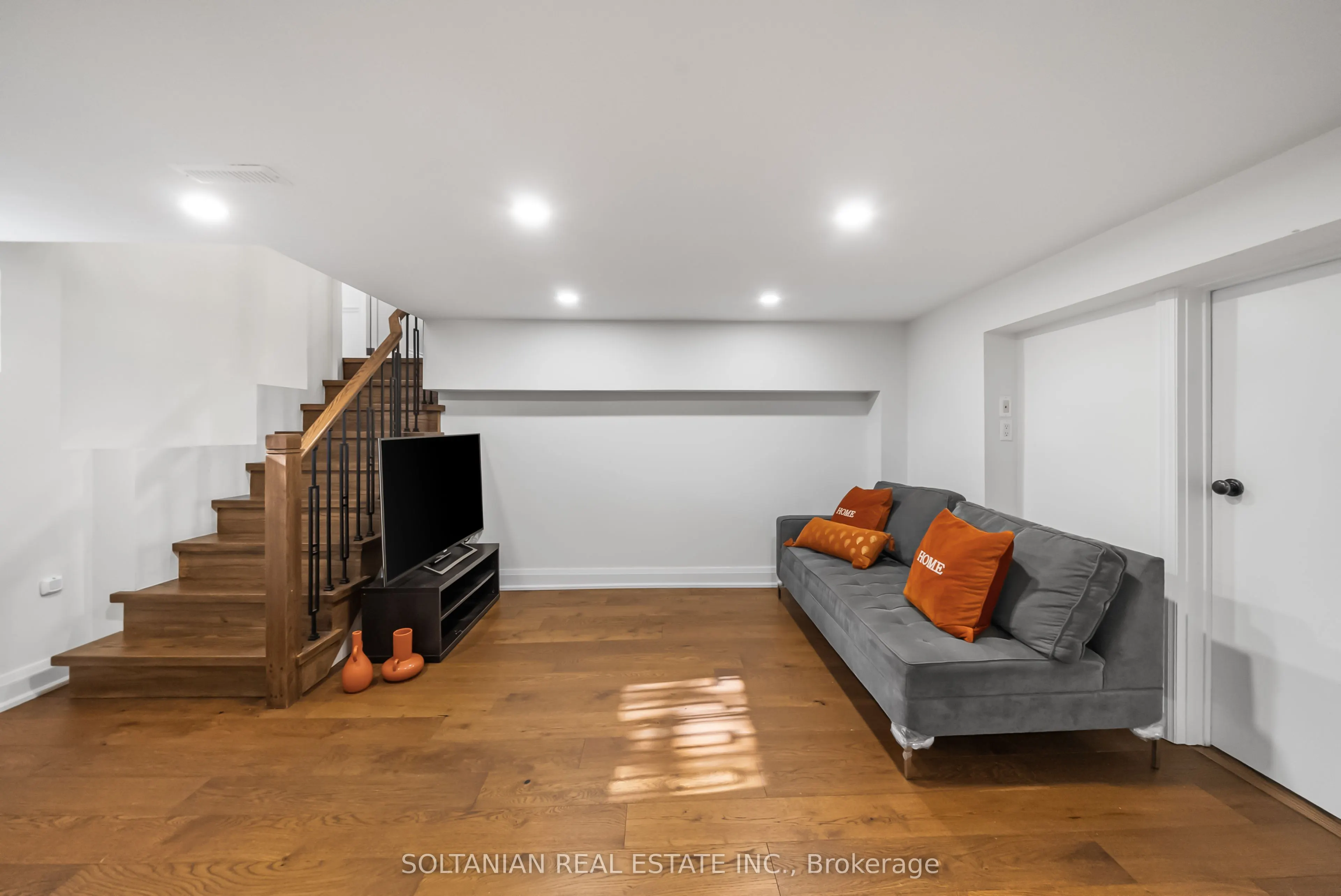 32 Beechwood Avenue