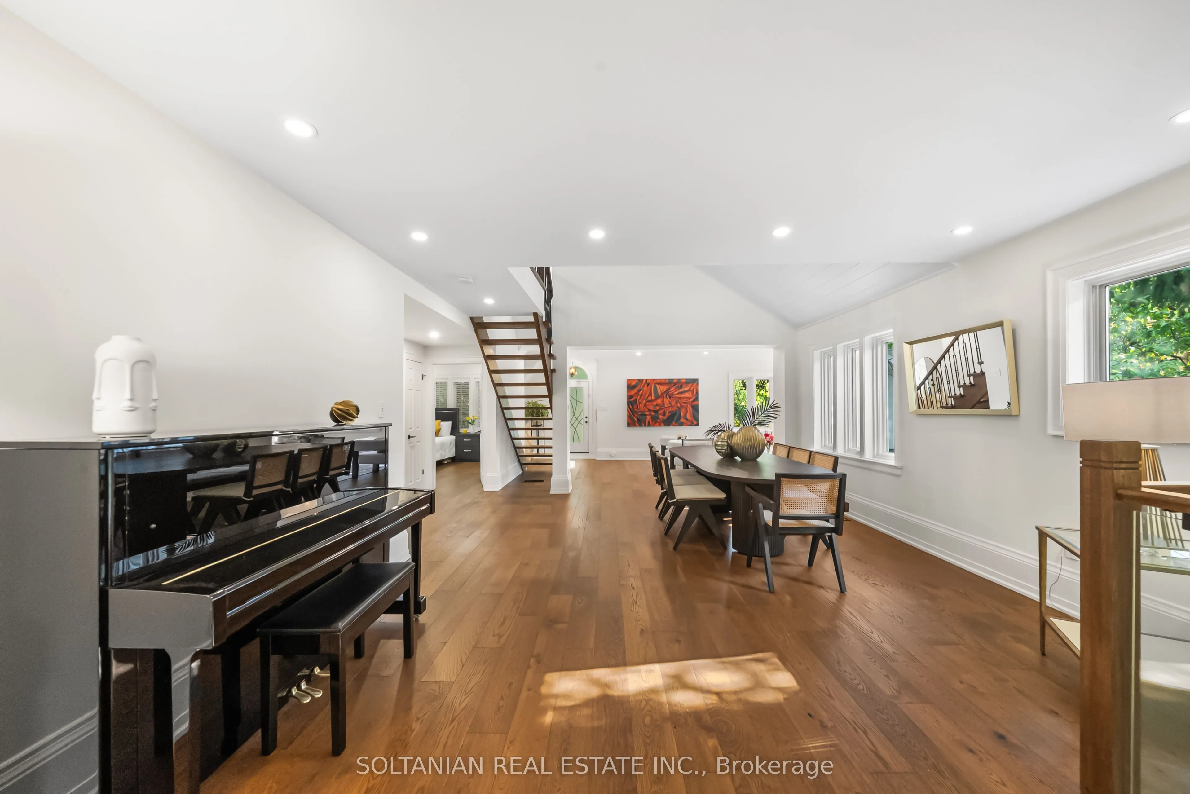 32 Beechwood Avenue