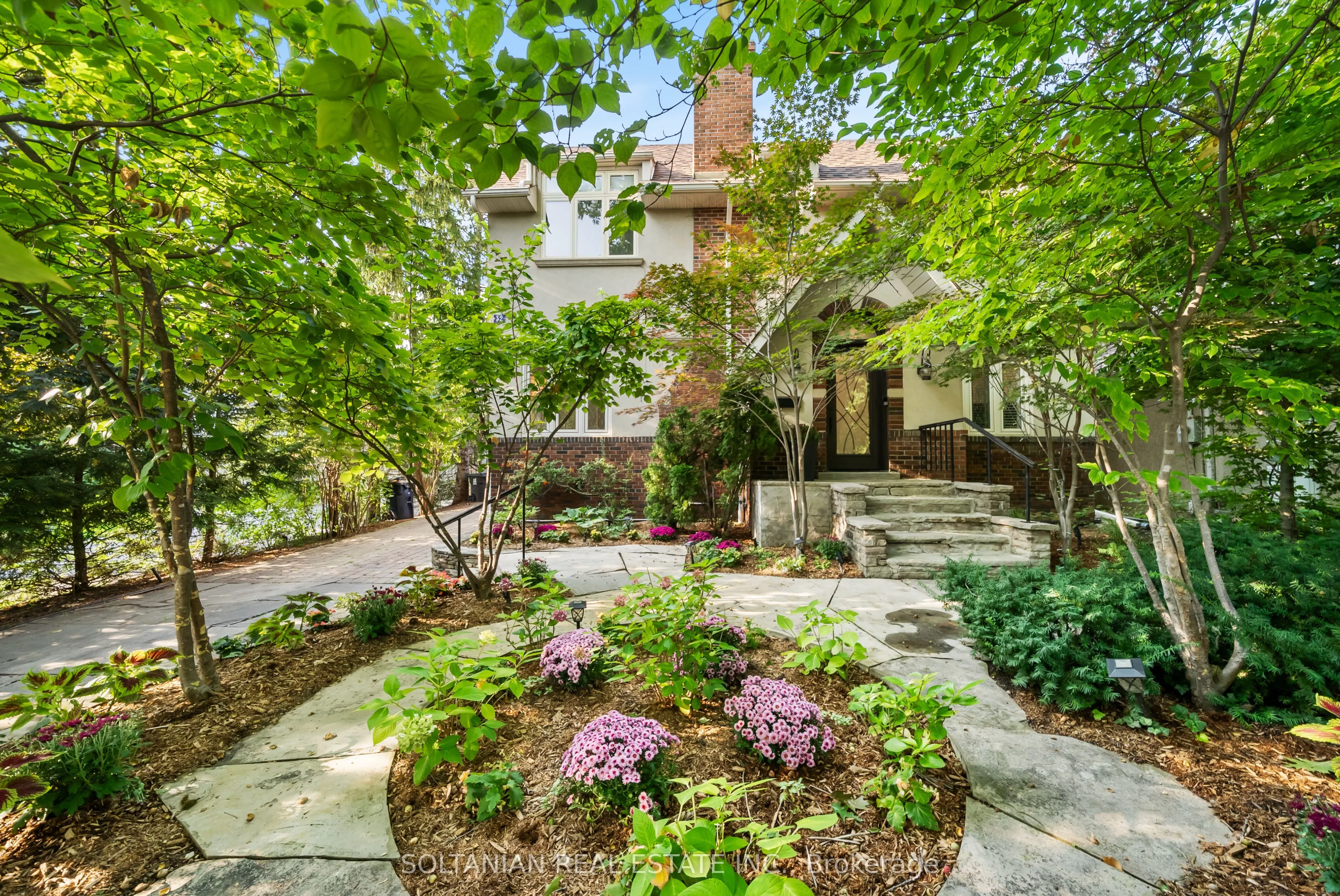 32 Beechwood Avenue