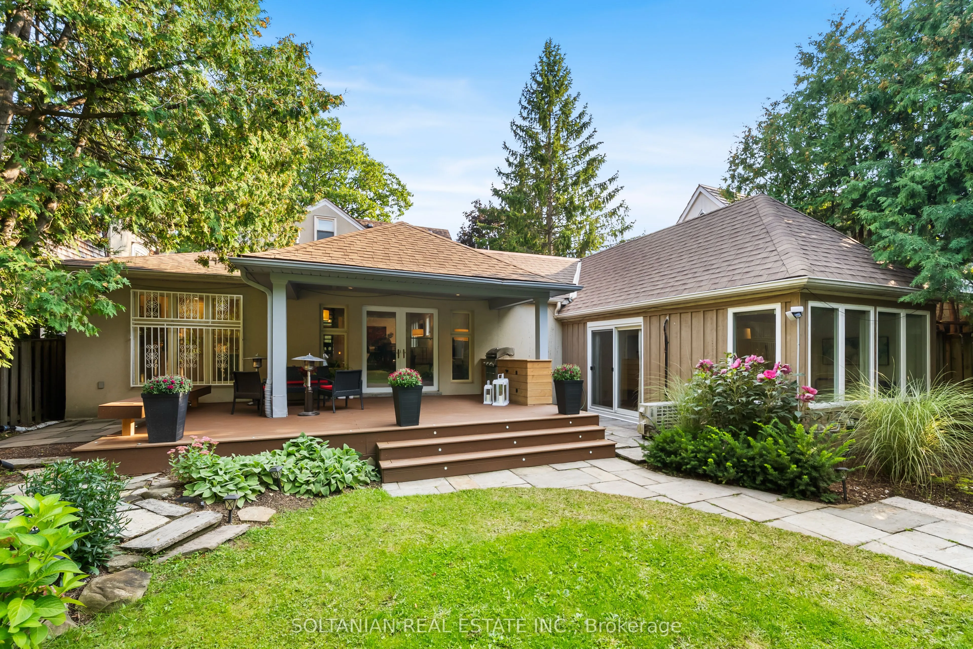 32 Beechwood Avenue