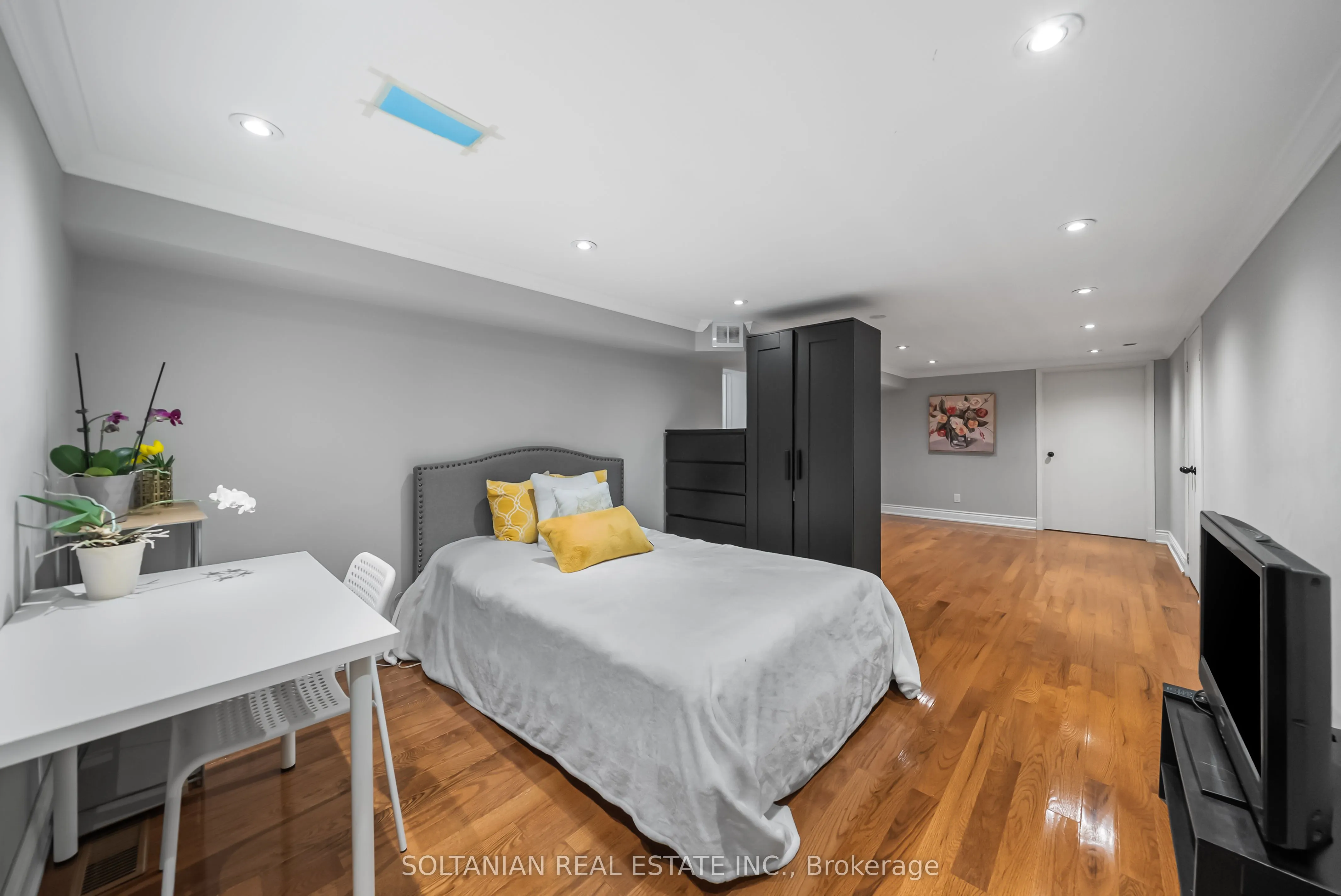 32 Beechwood Avenue