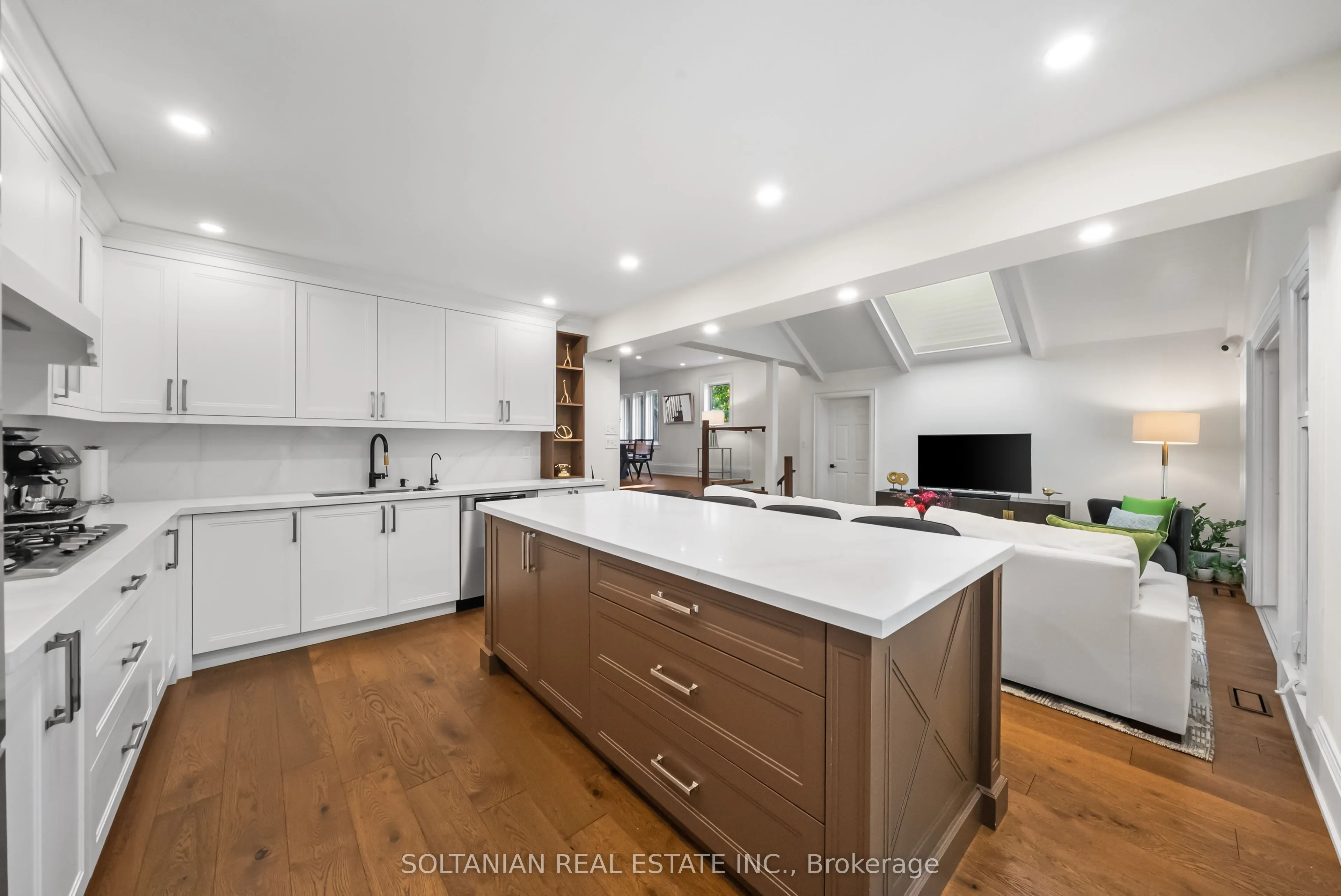 32 Beechwood Avenue