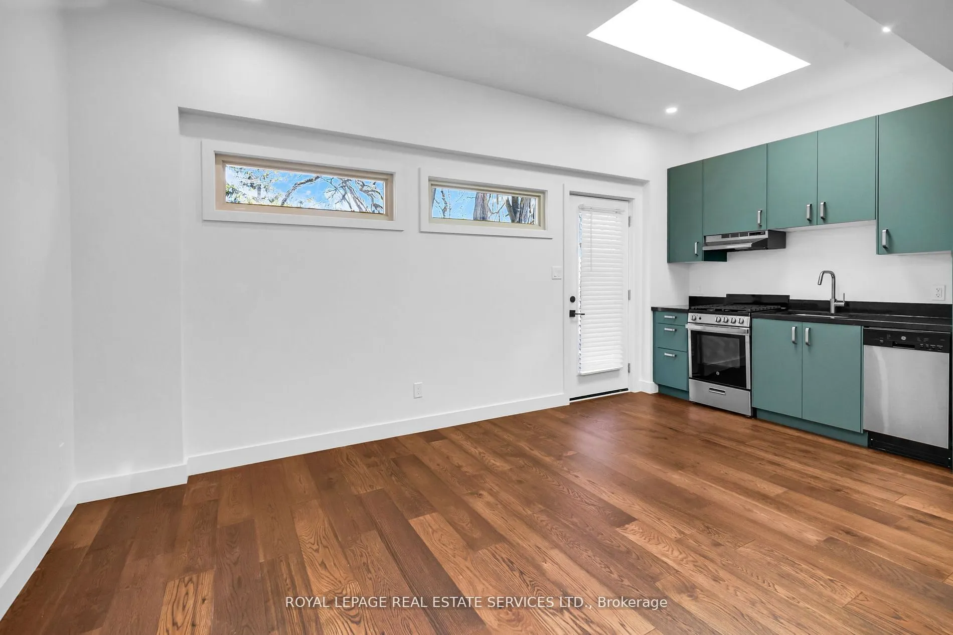 223 Blythwood Road, #Coach