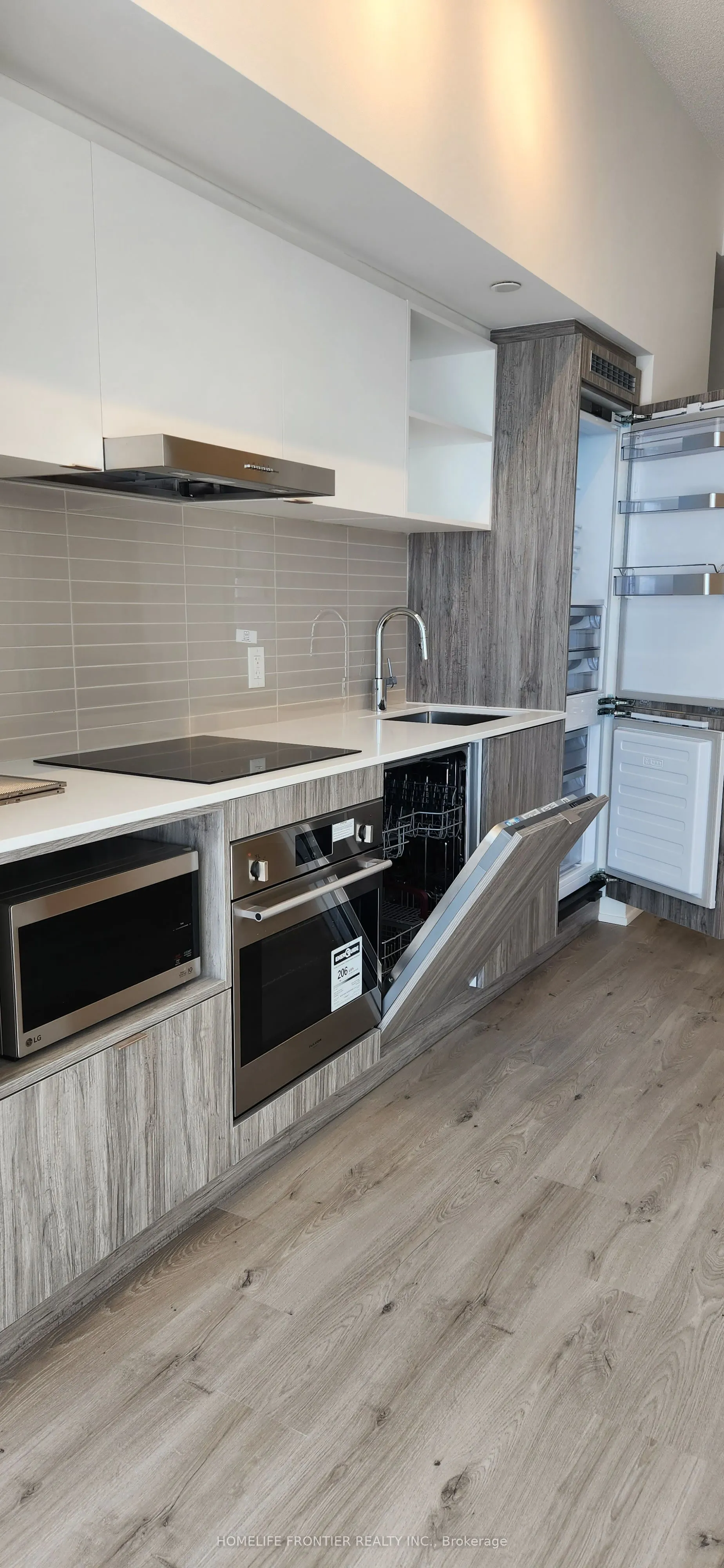 138 Downes Street, #3209