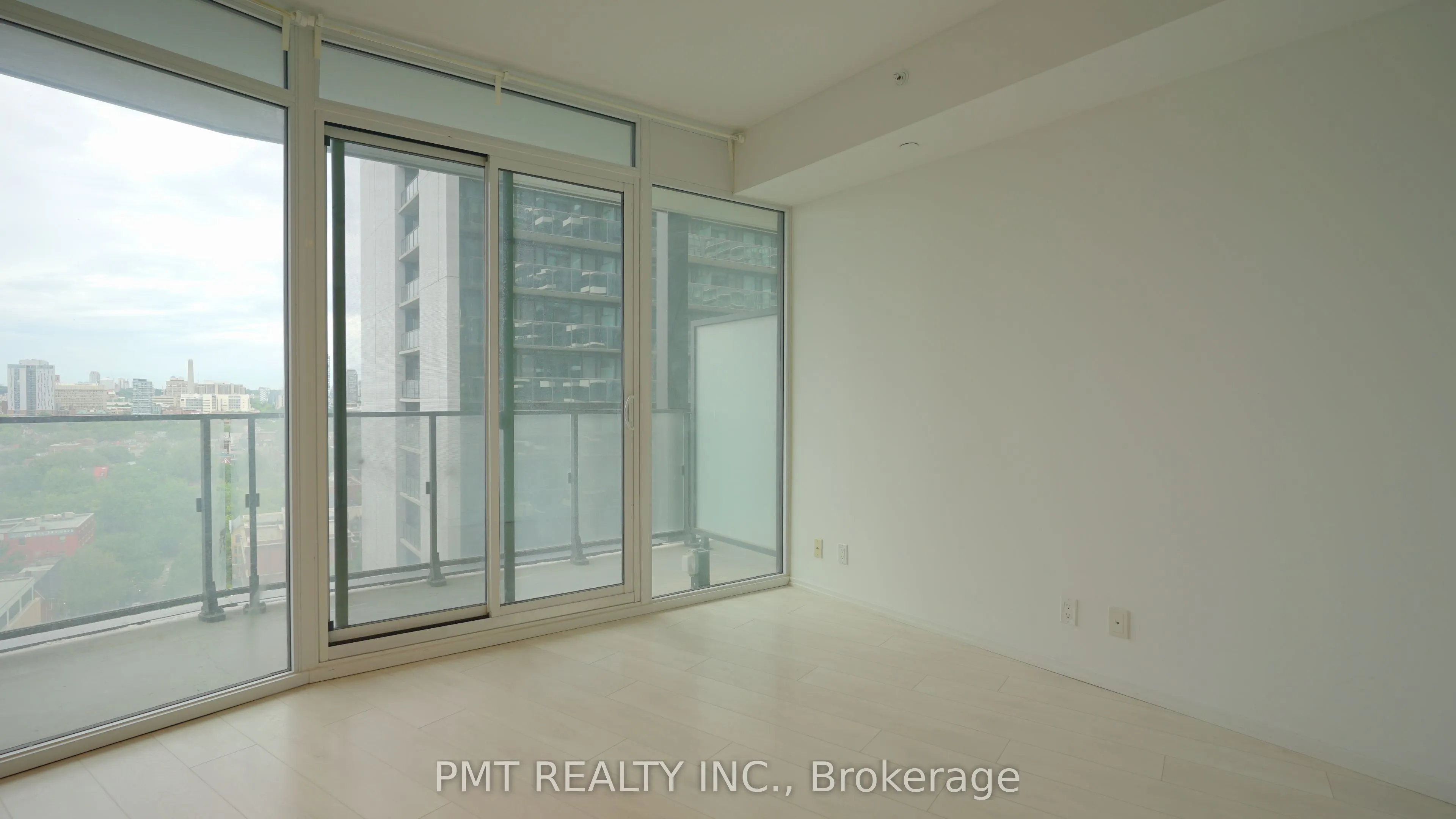 125 Peter Street, #1505