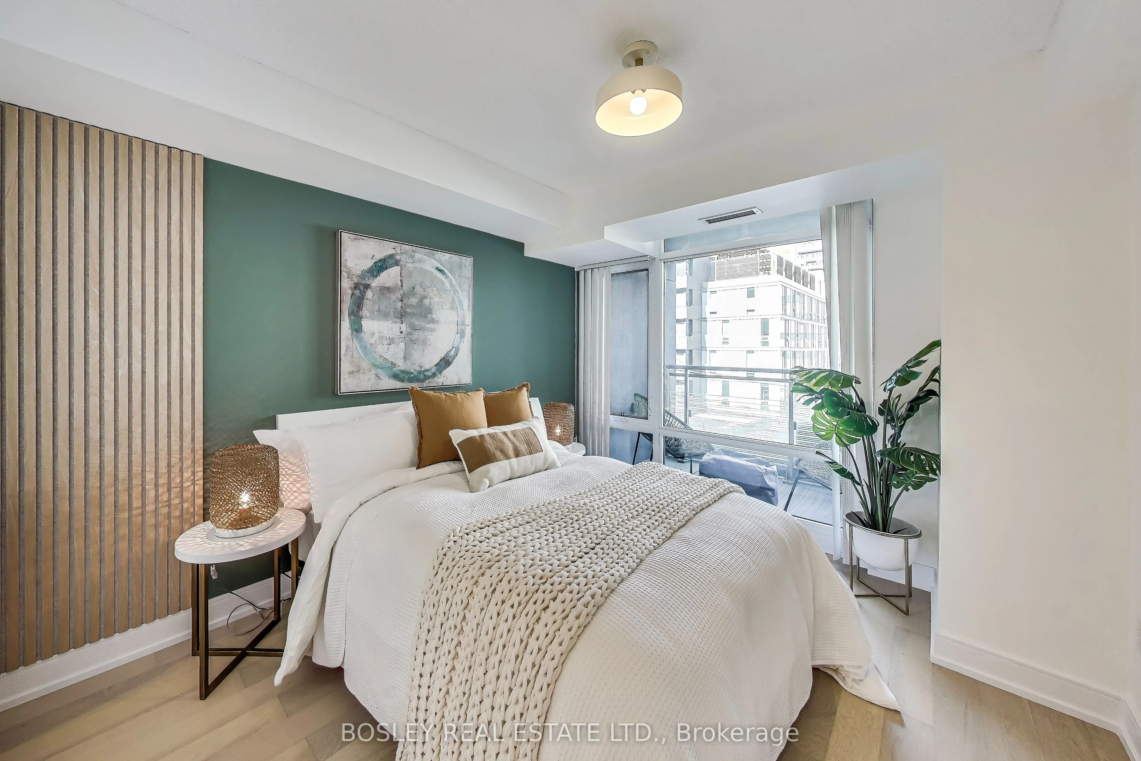 525 Adelaide Street W, #311