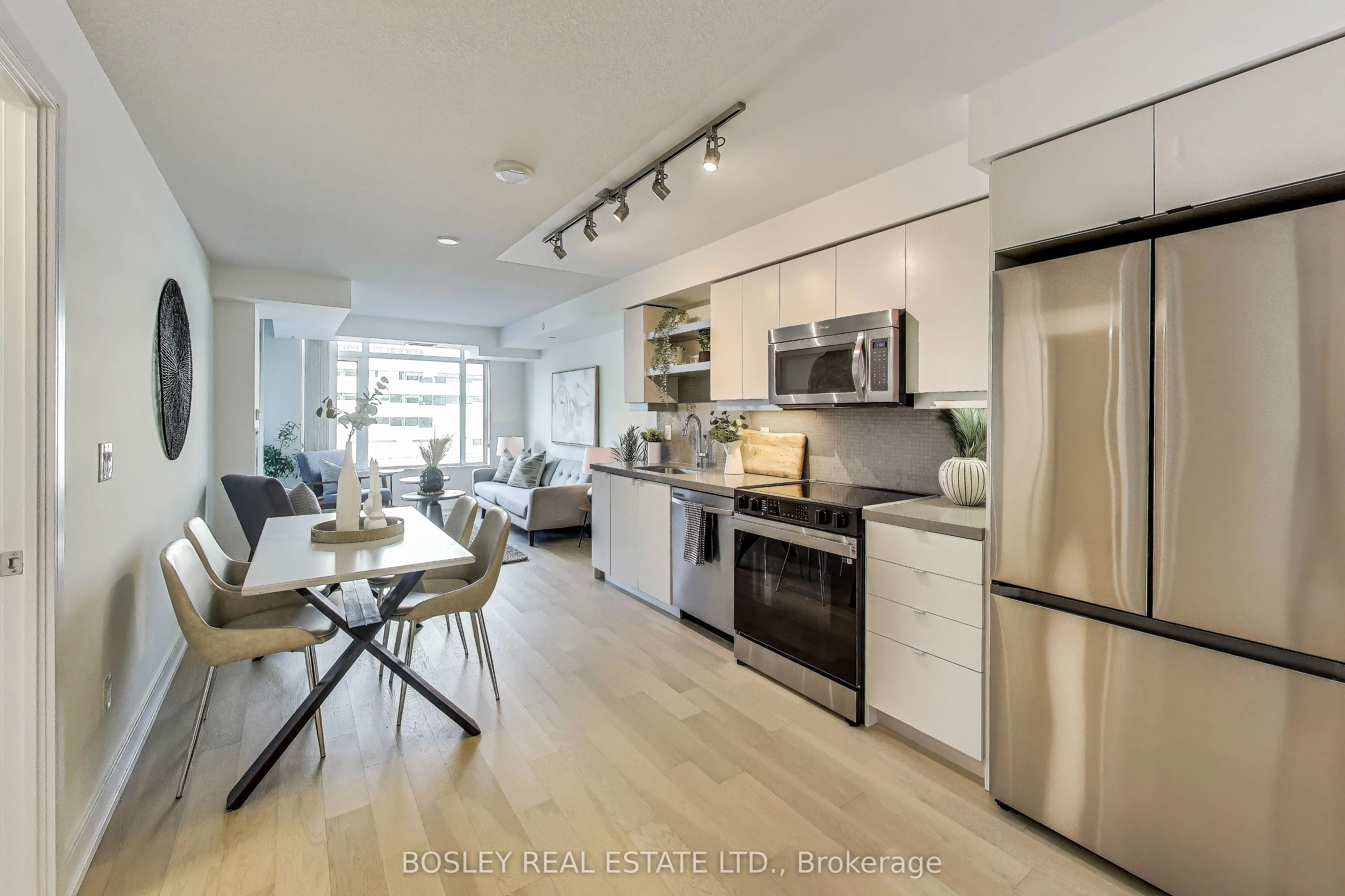 525 Adelaide Street W, #311