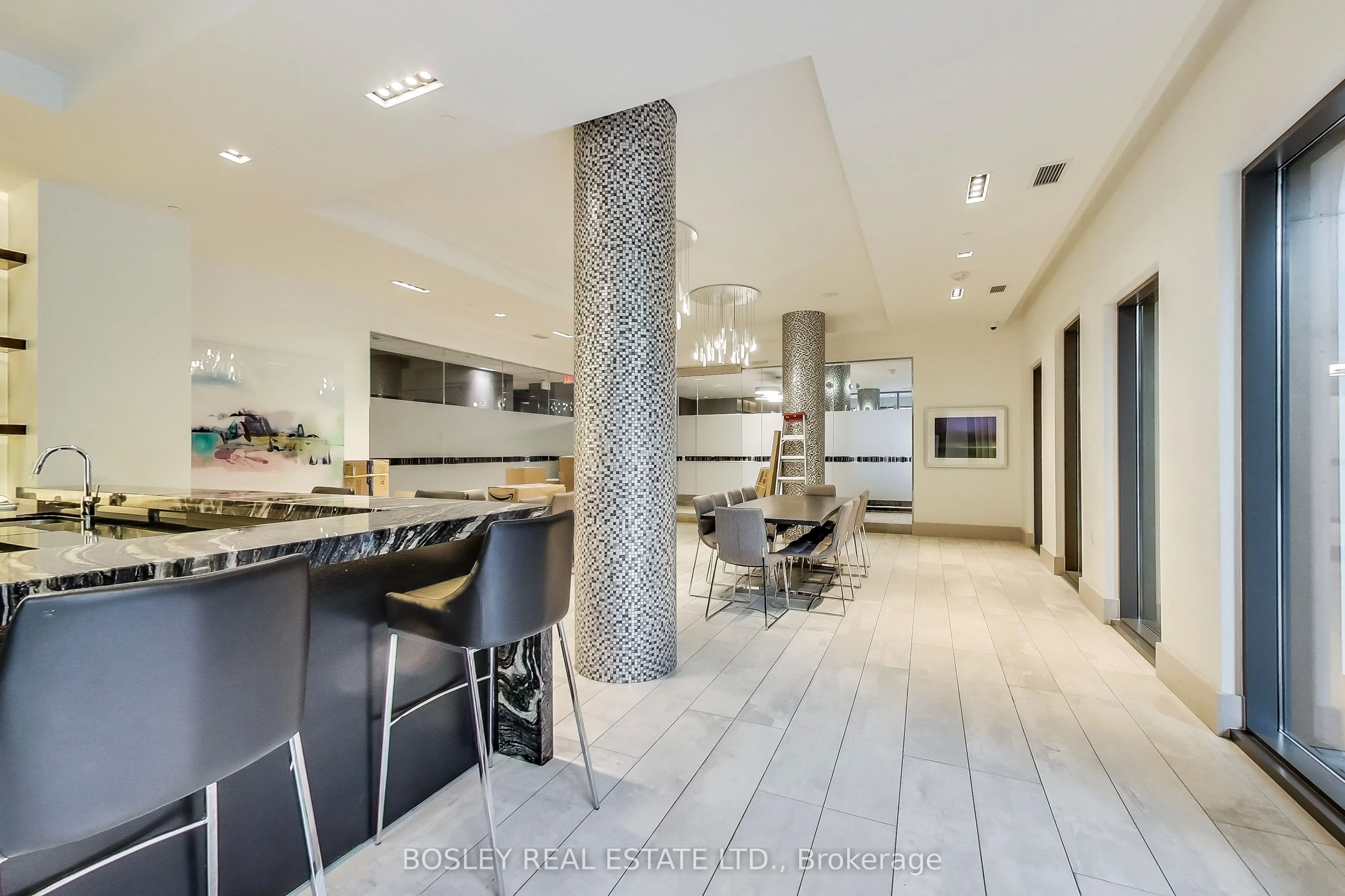 525 Adelaide Street W, #311