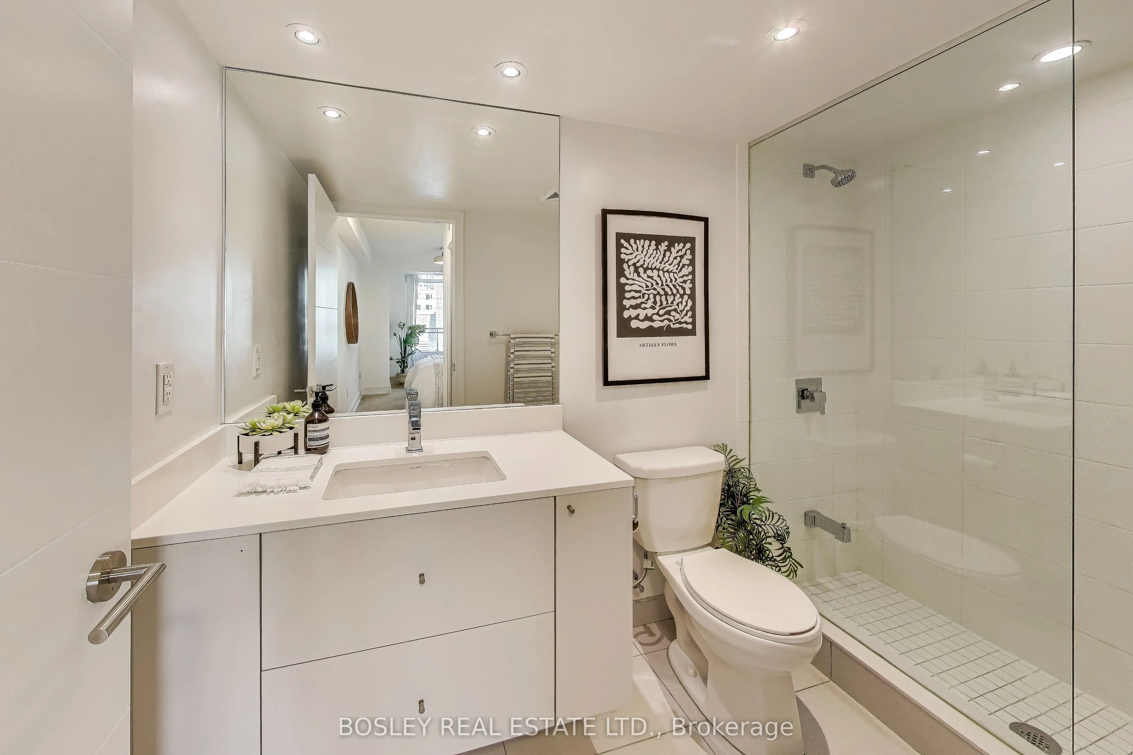 525 Adelaide Street W, #311