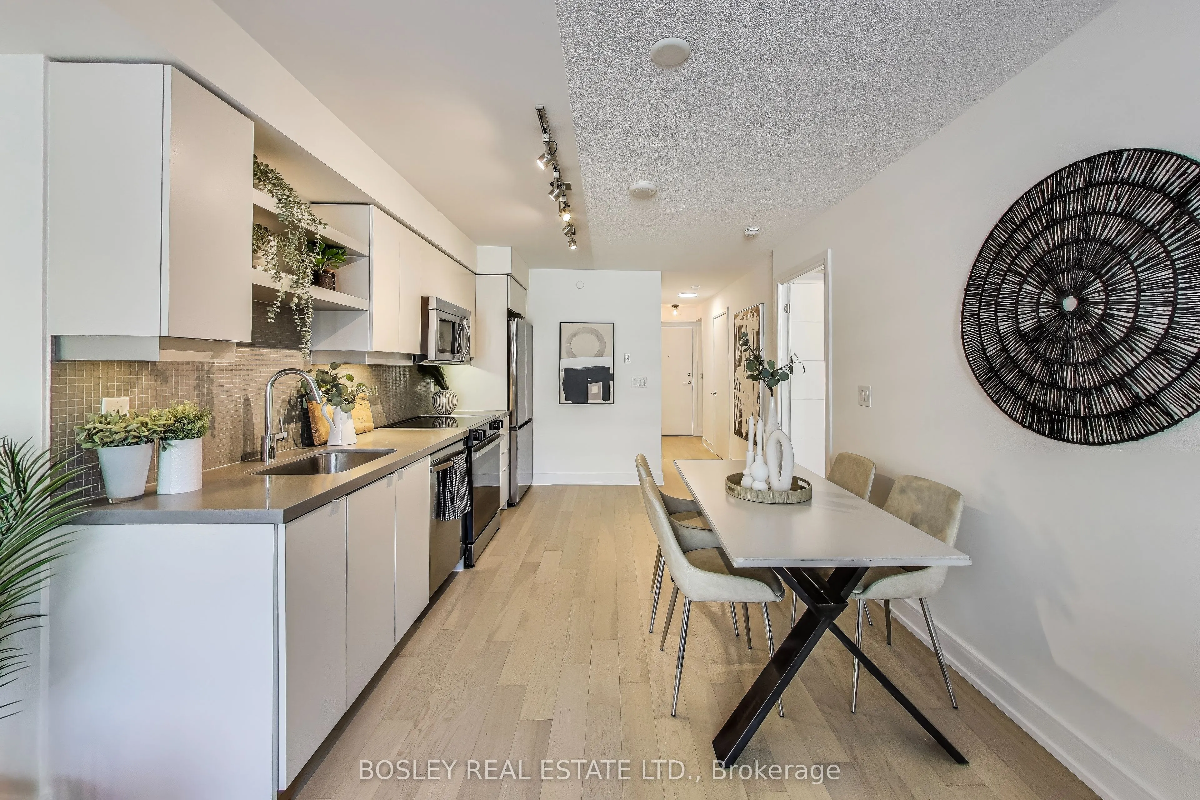 525 Adelaide Street W, #311