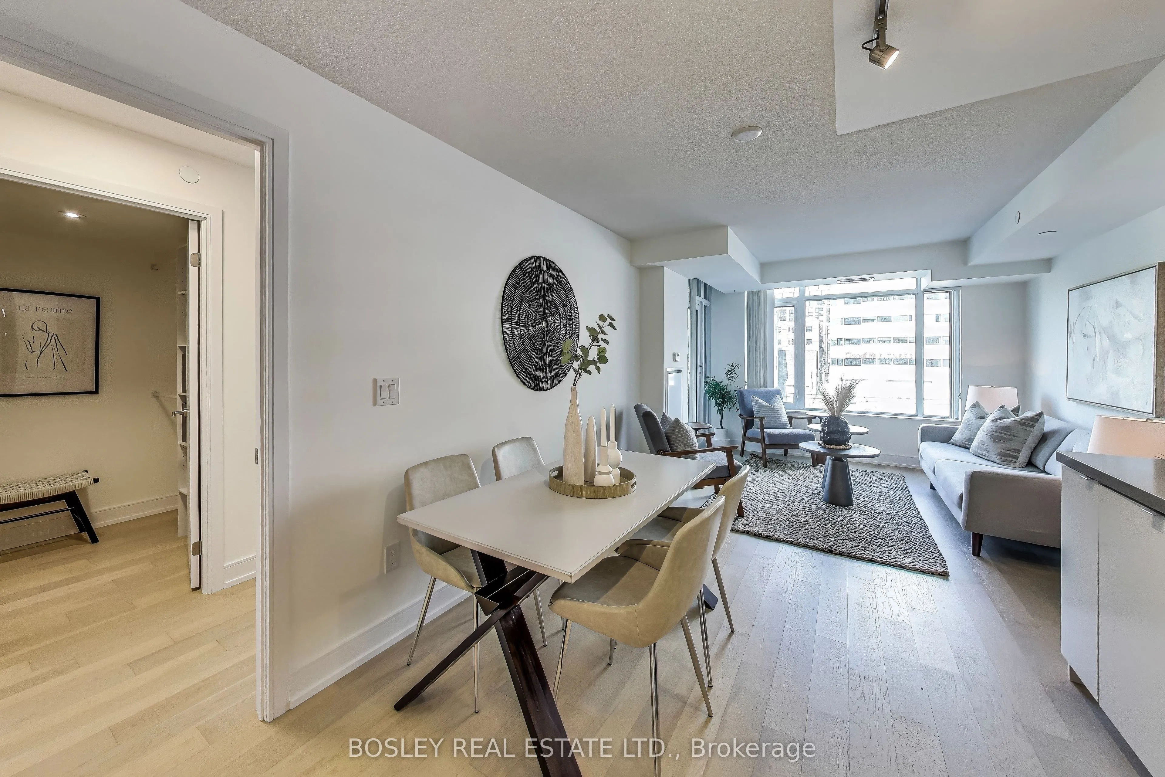 525 Adelaide Street W, #311