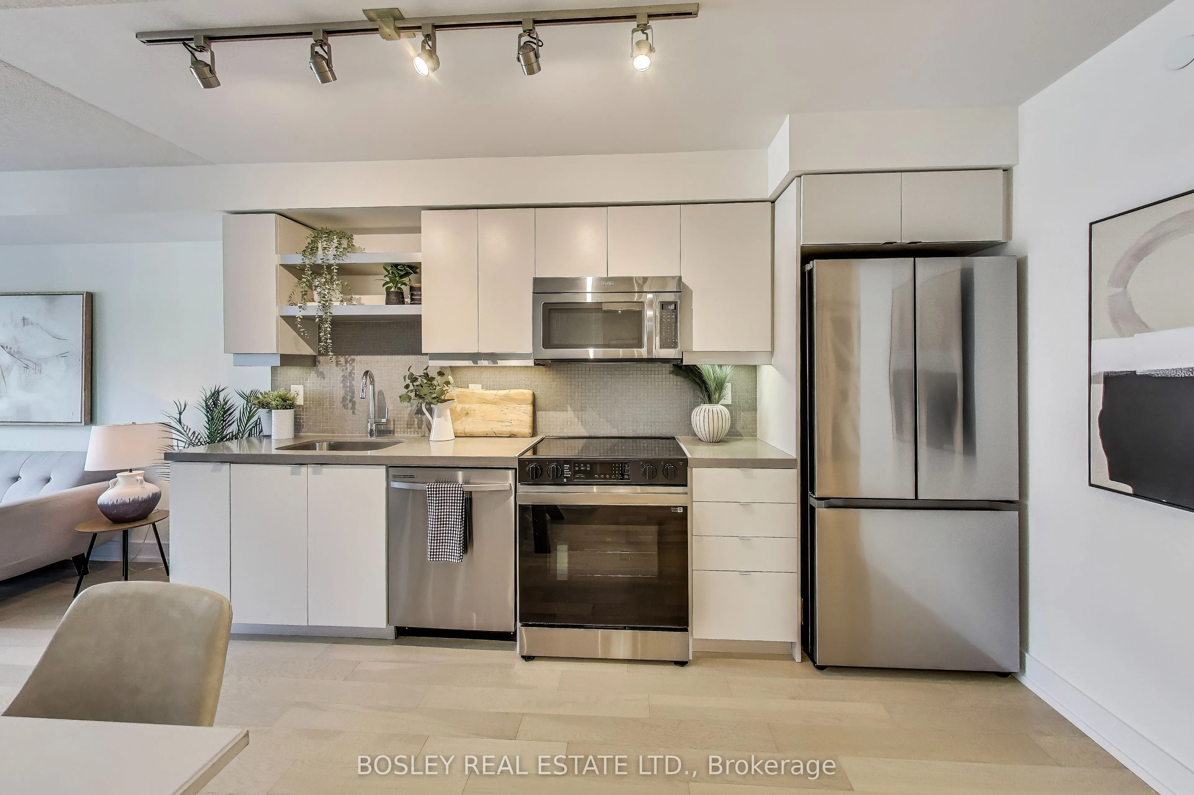 525 Adelaide Street W, #311