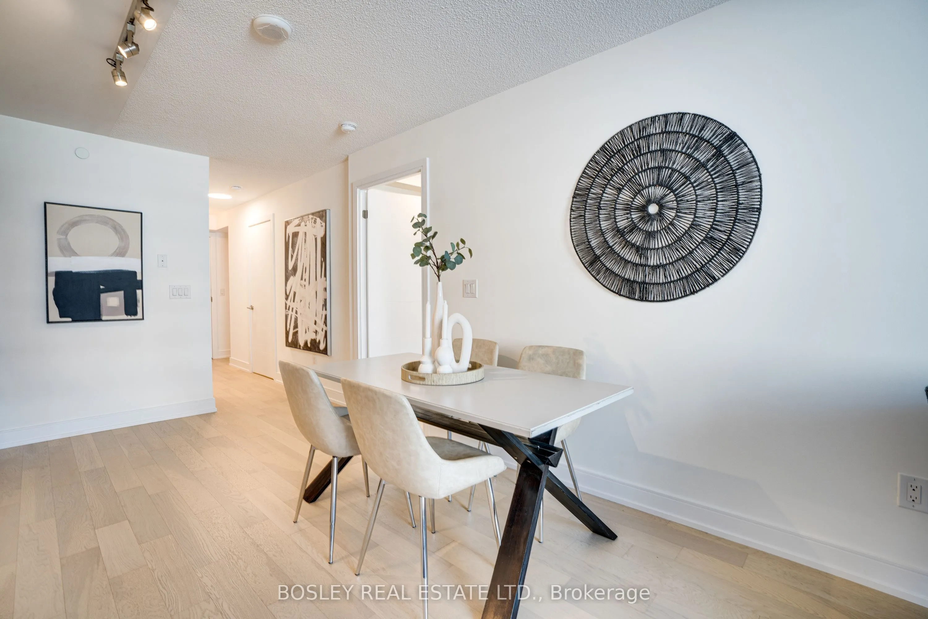 525 Adelaide Street W, #311