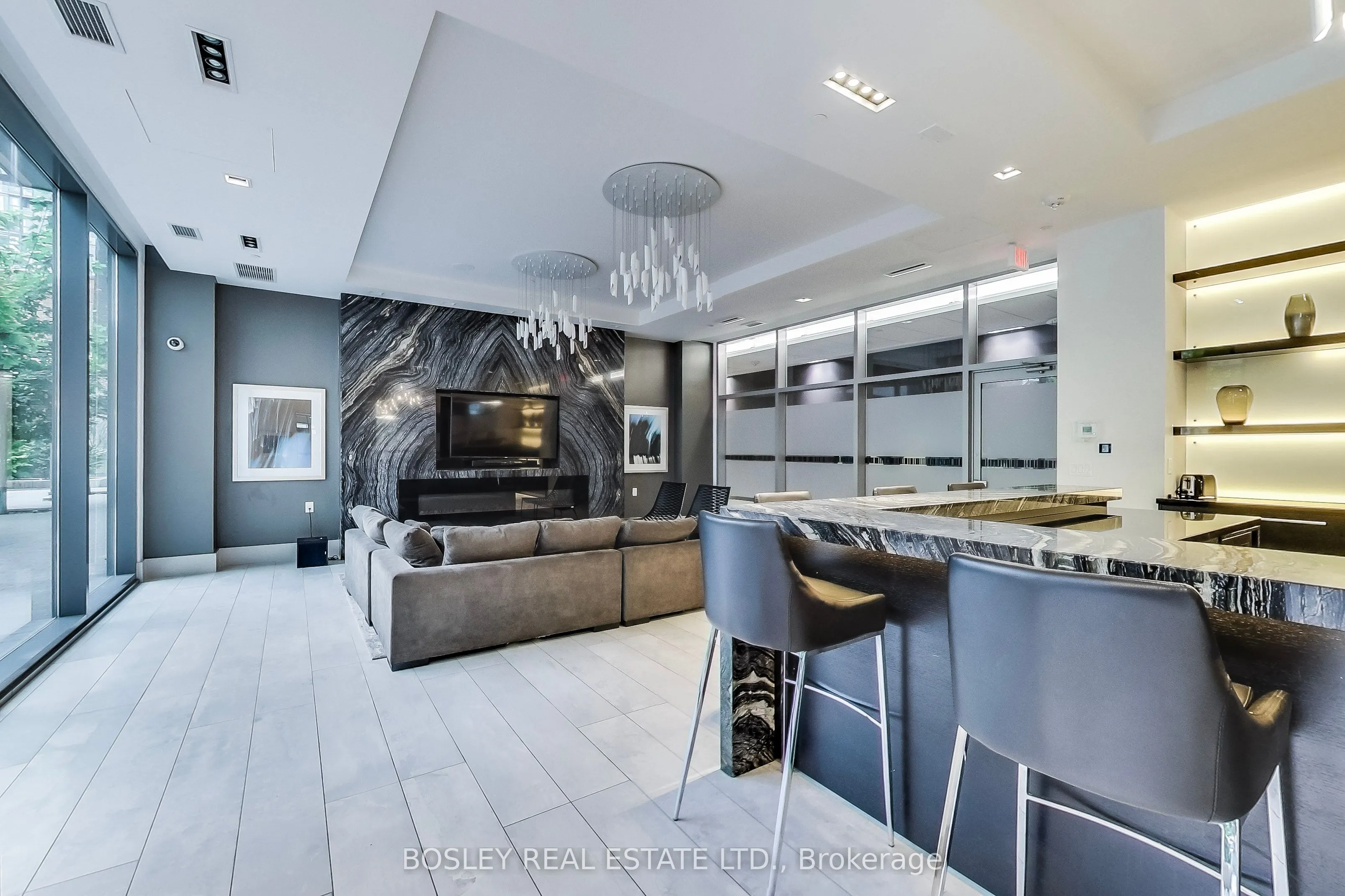 525 Adelaide Street W, #311