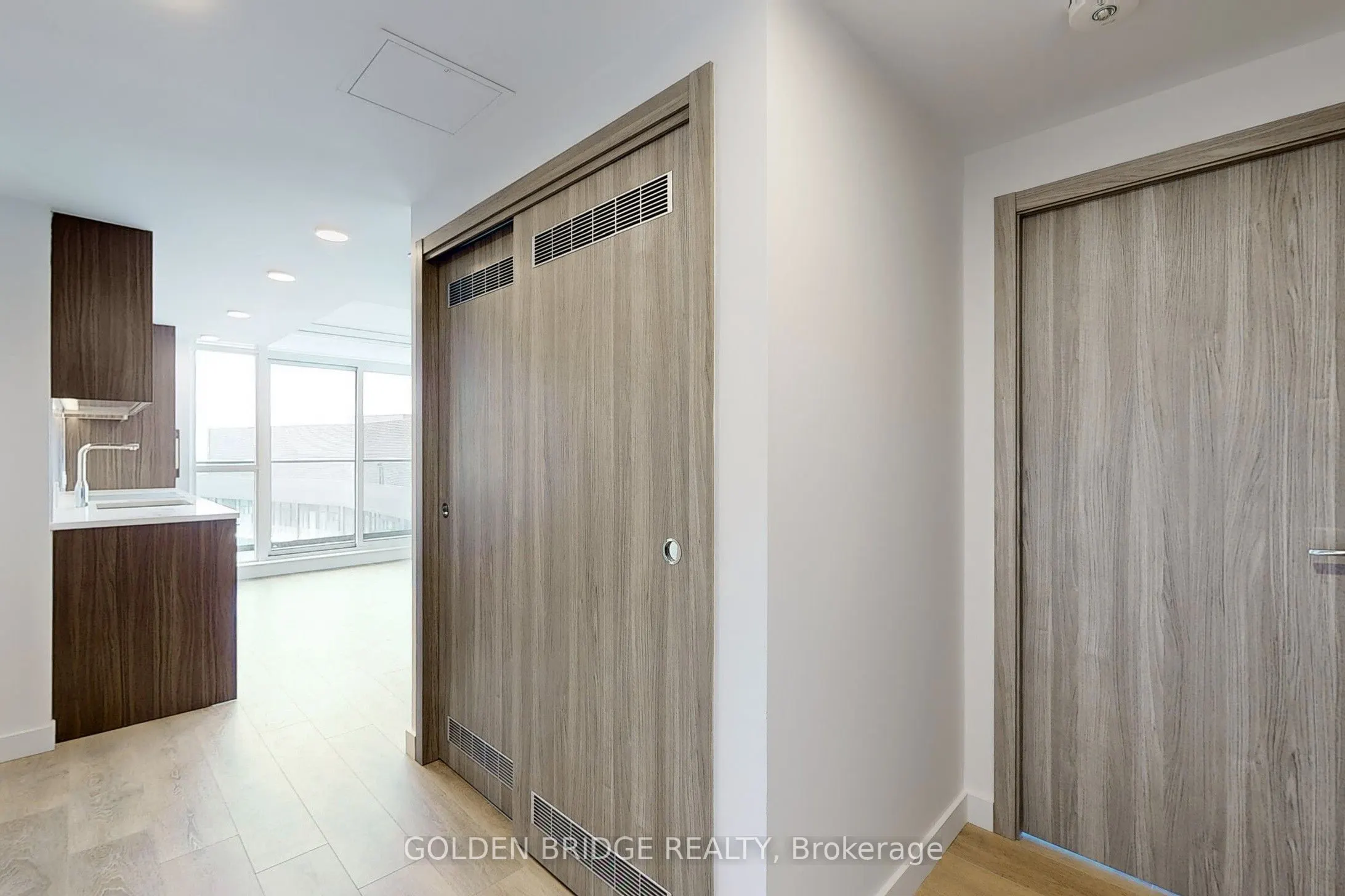 38 Widmer Street, #3811