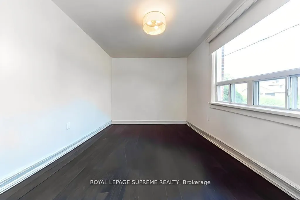 109 Regina Avenue