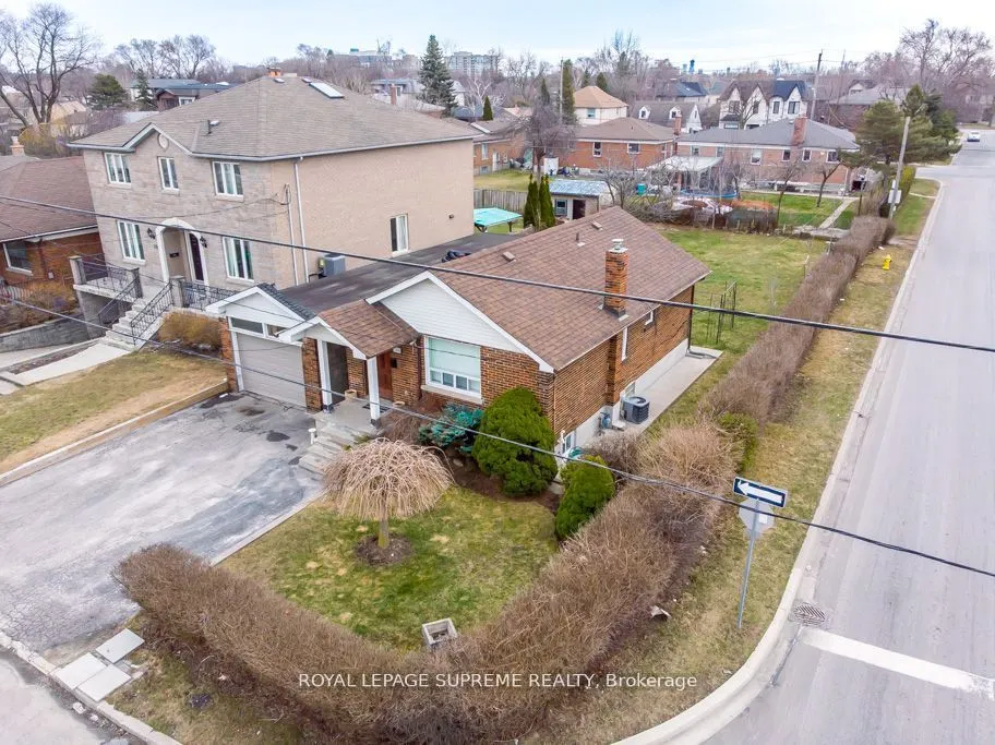 109 Regina Avenue