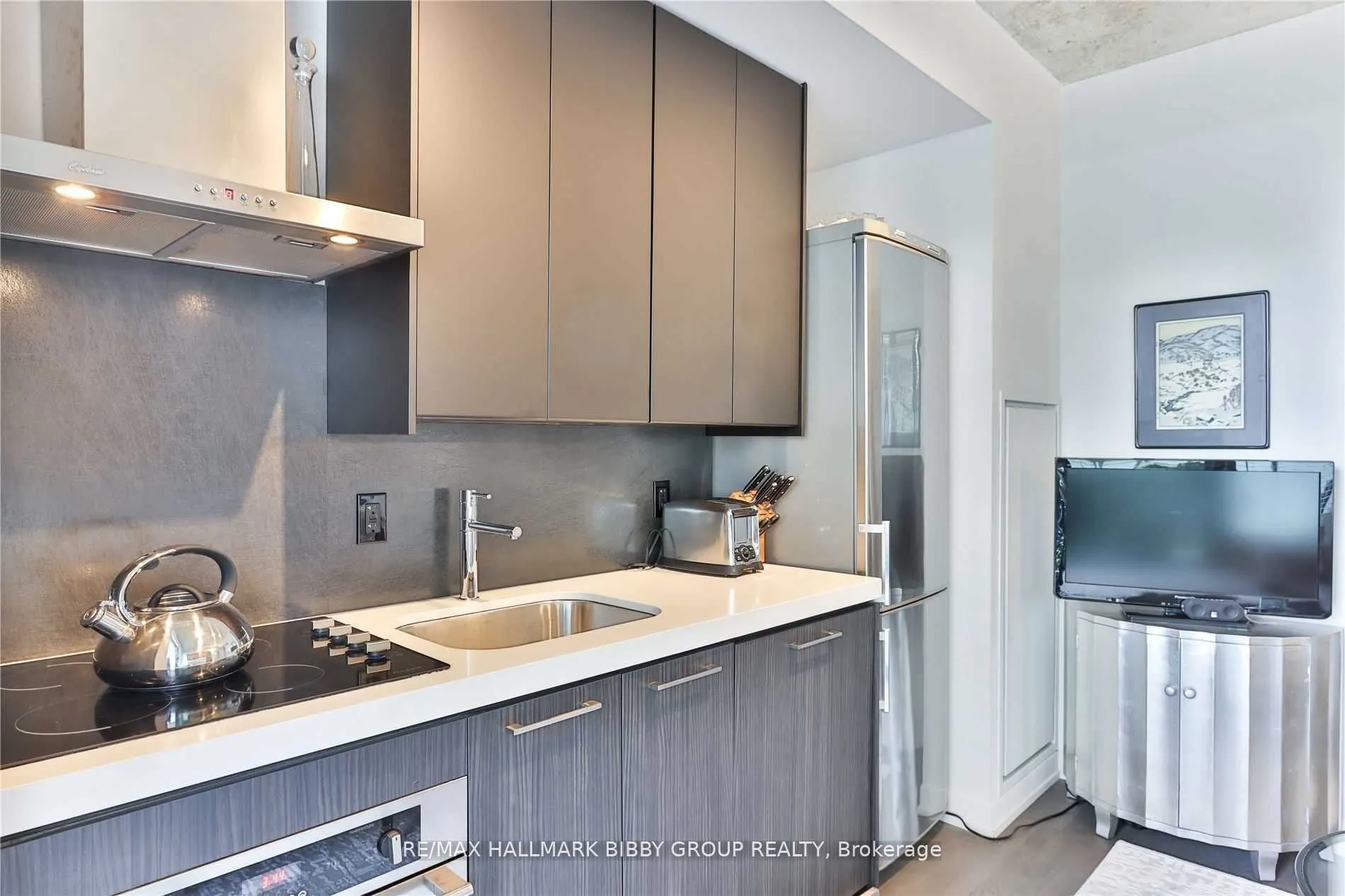 461 Adelaide Street W, #914