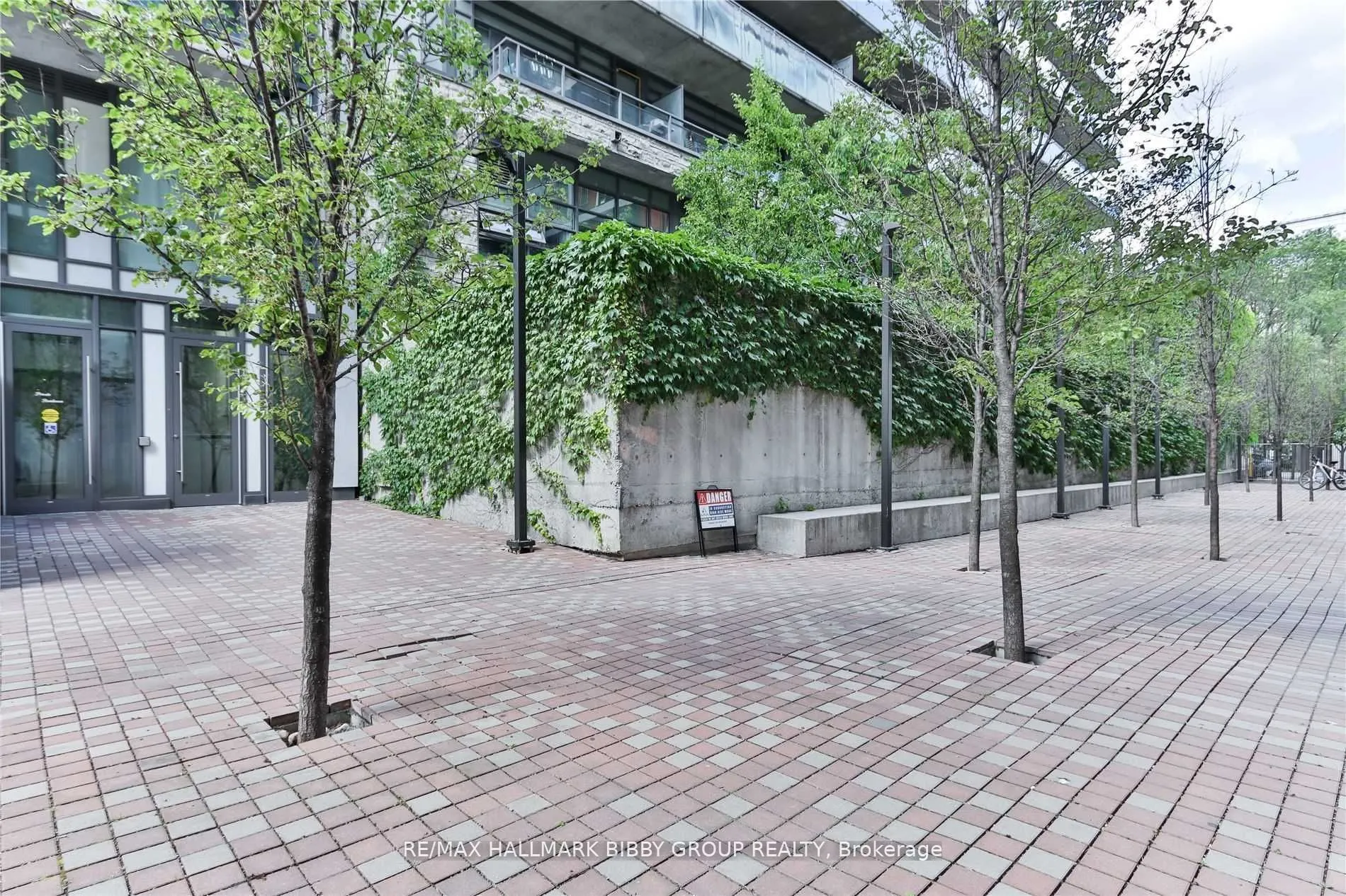 461 Adelaide Street W, #914