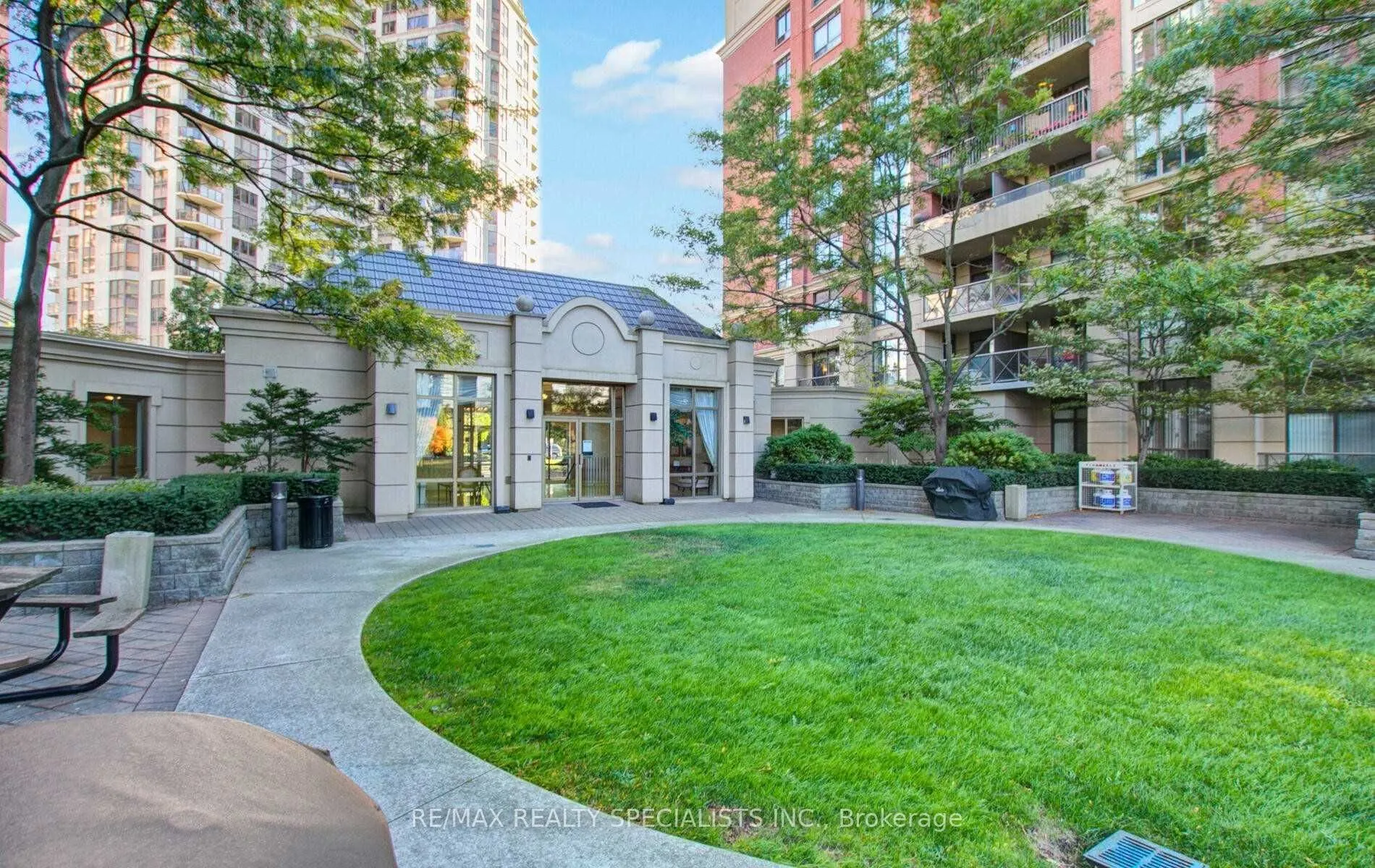 55 Harrison Garden Boulevard, #411