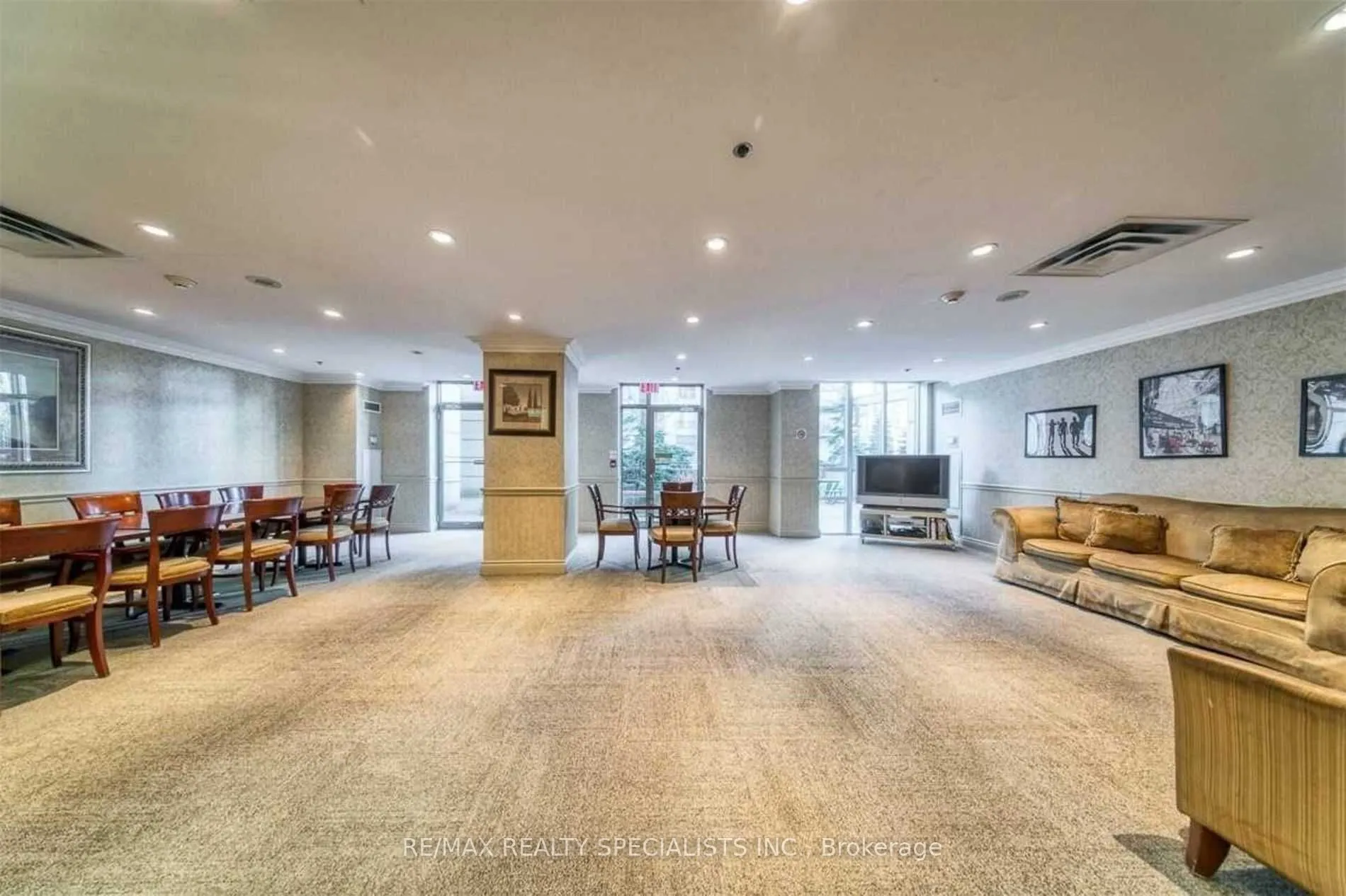 55 Harrison Garden Boulevard, #411