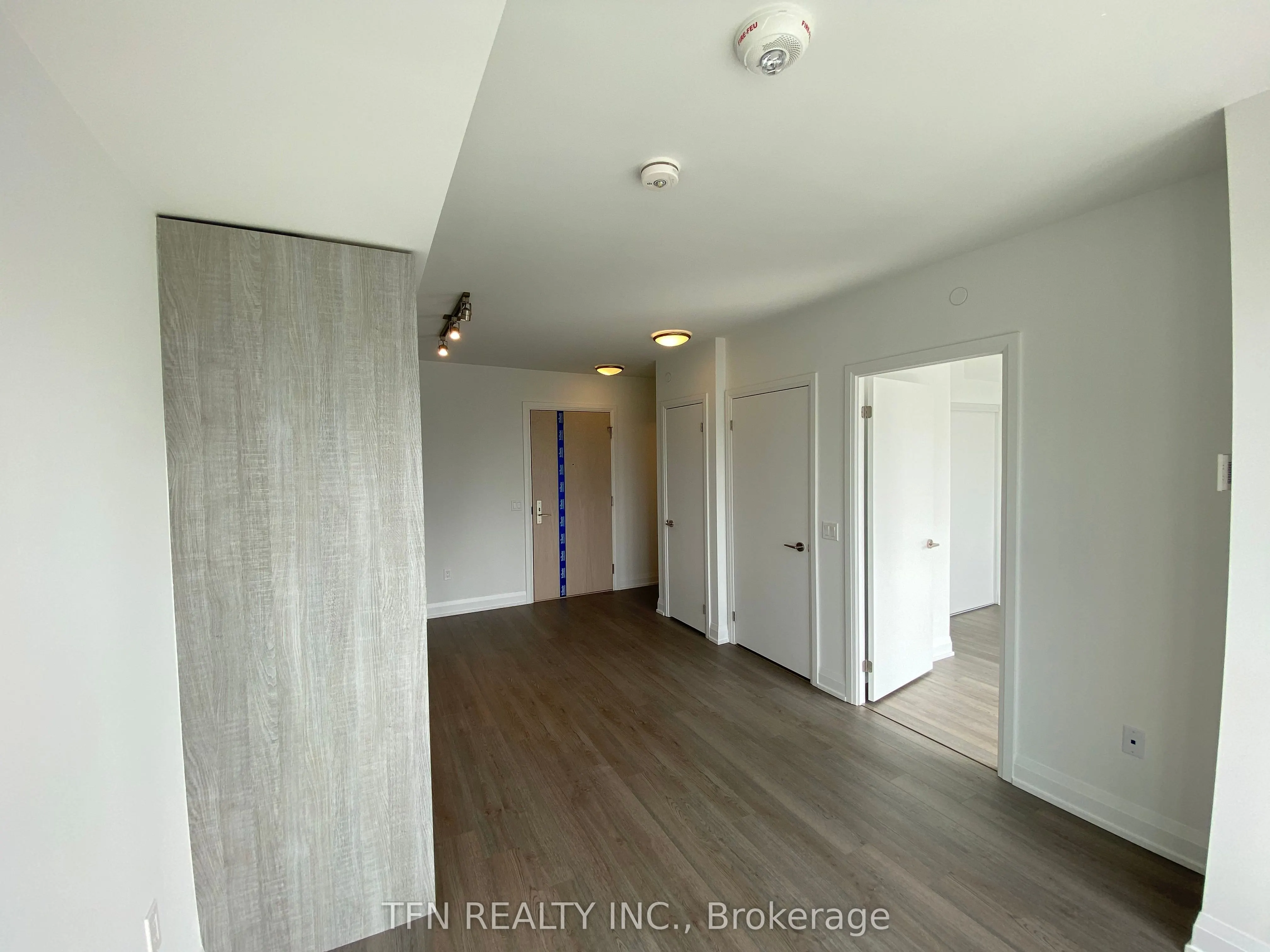 77 Mutual Street, #2206