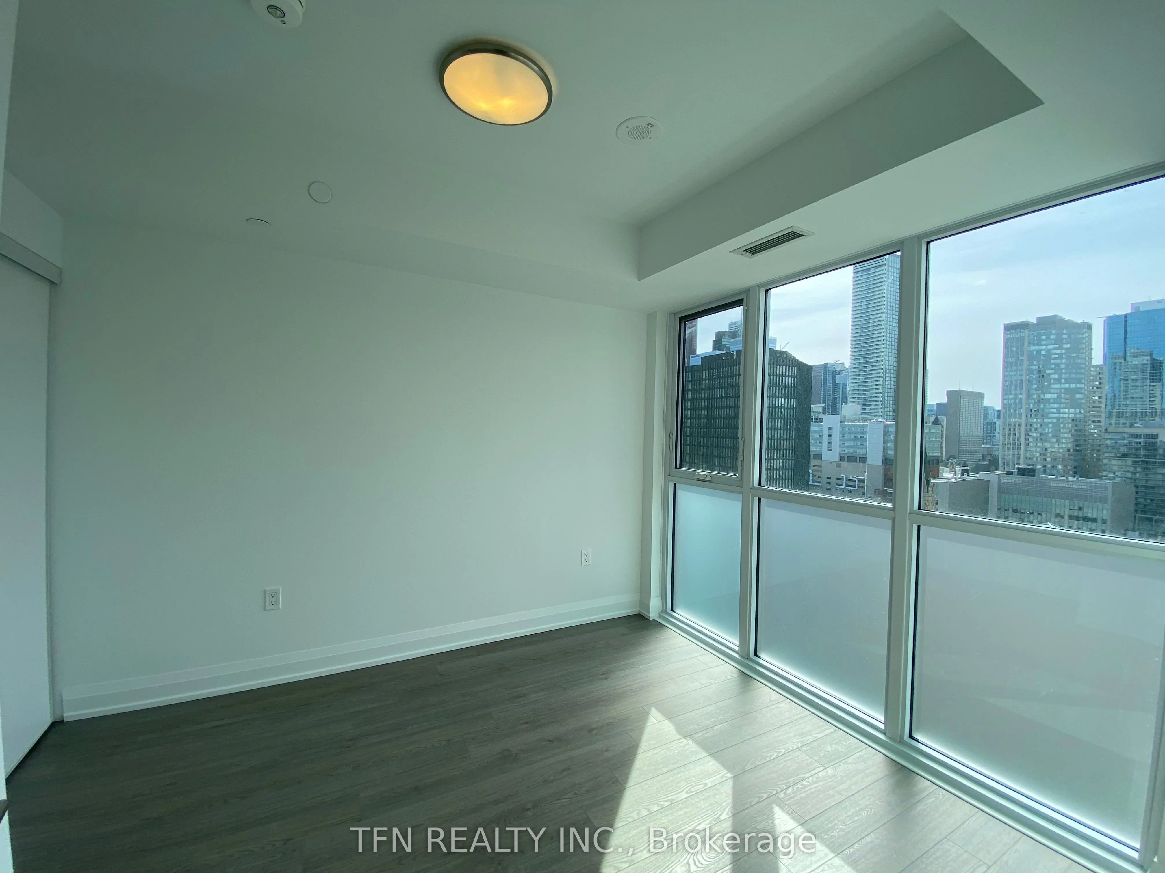 77 Mutual Street, #2206