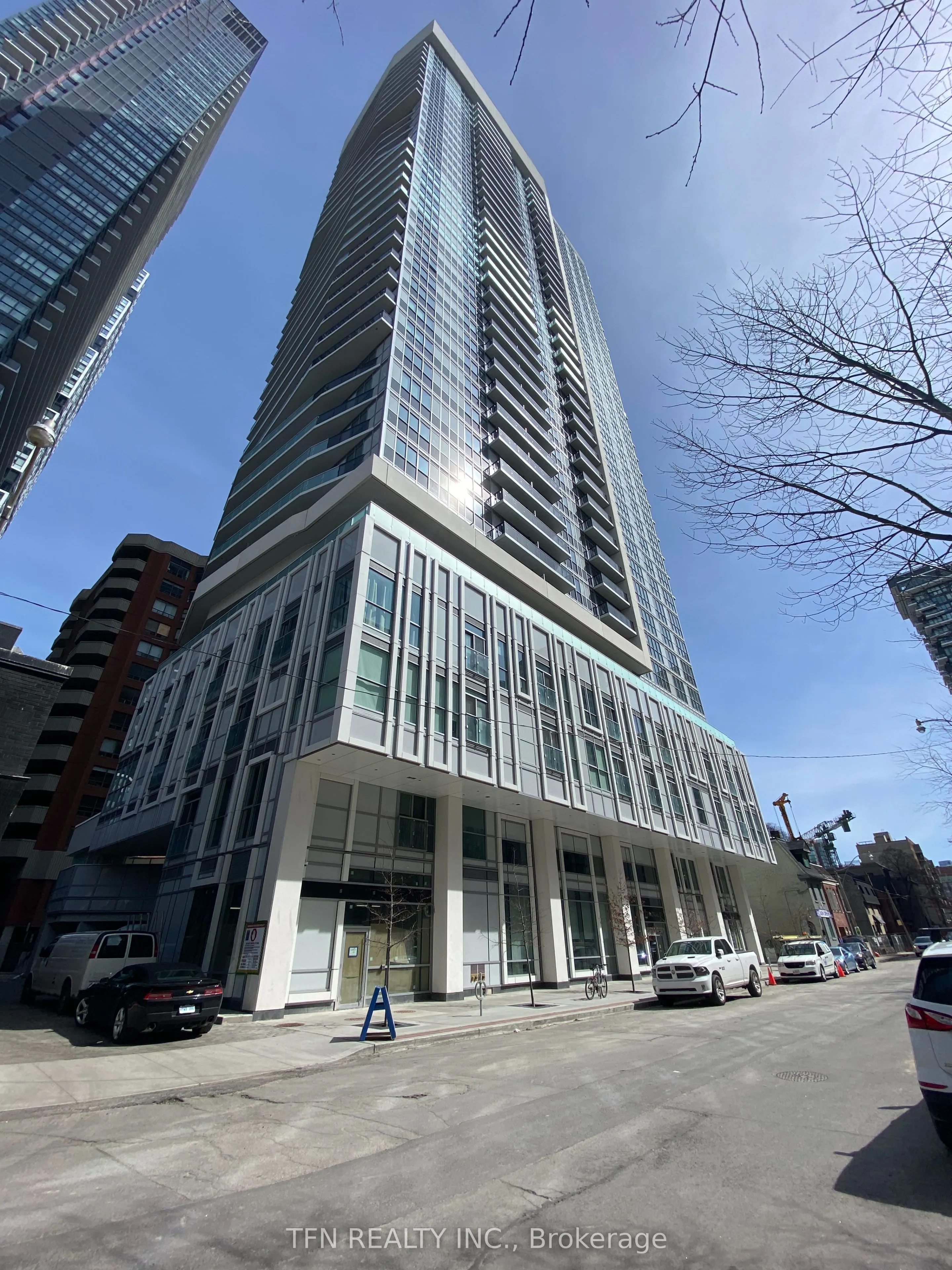 77 Mutual Street, #2206