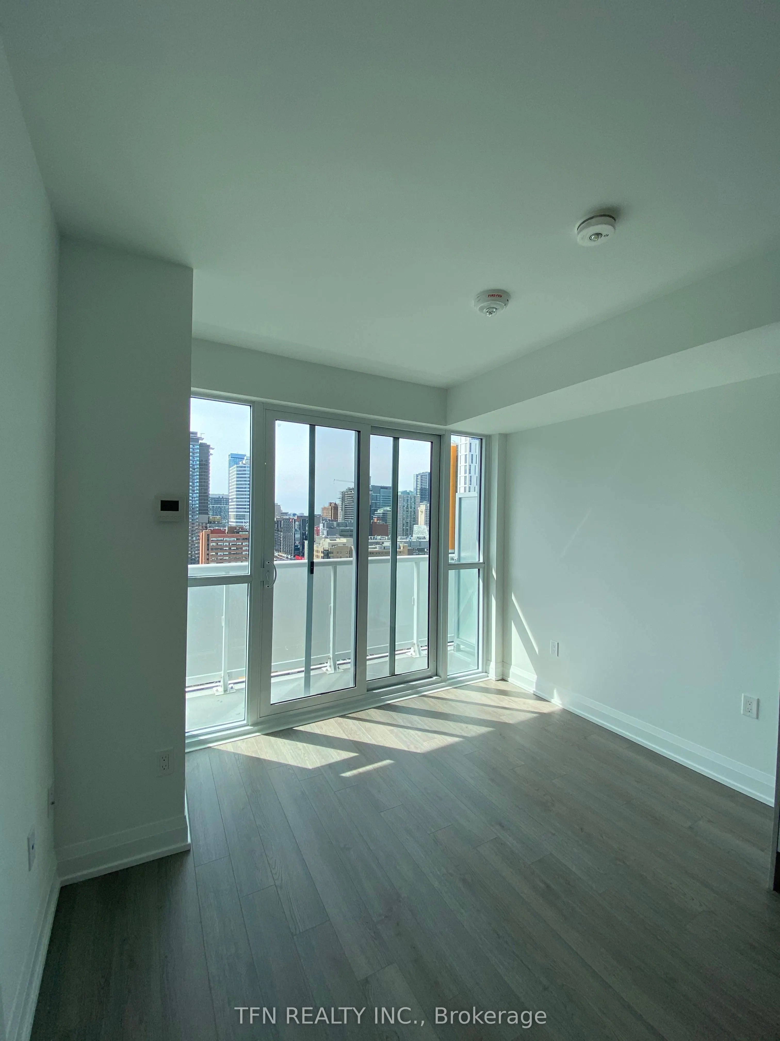 77 Mutual Street, #2206