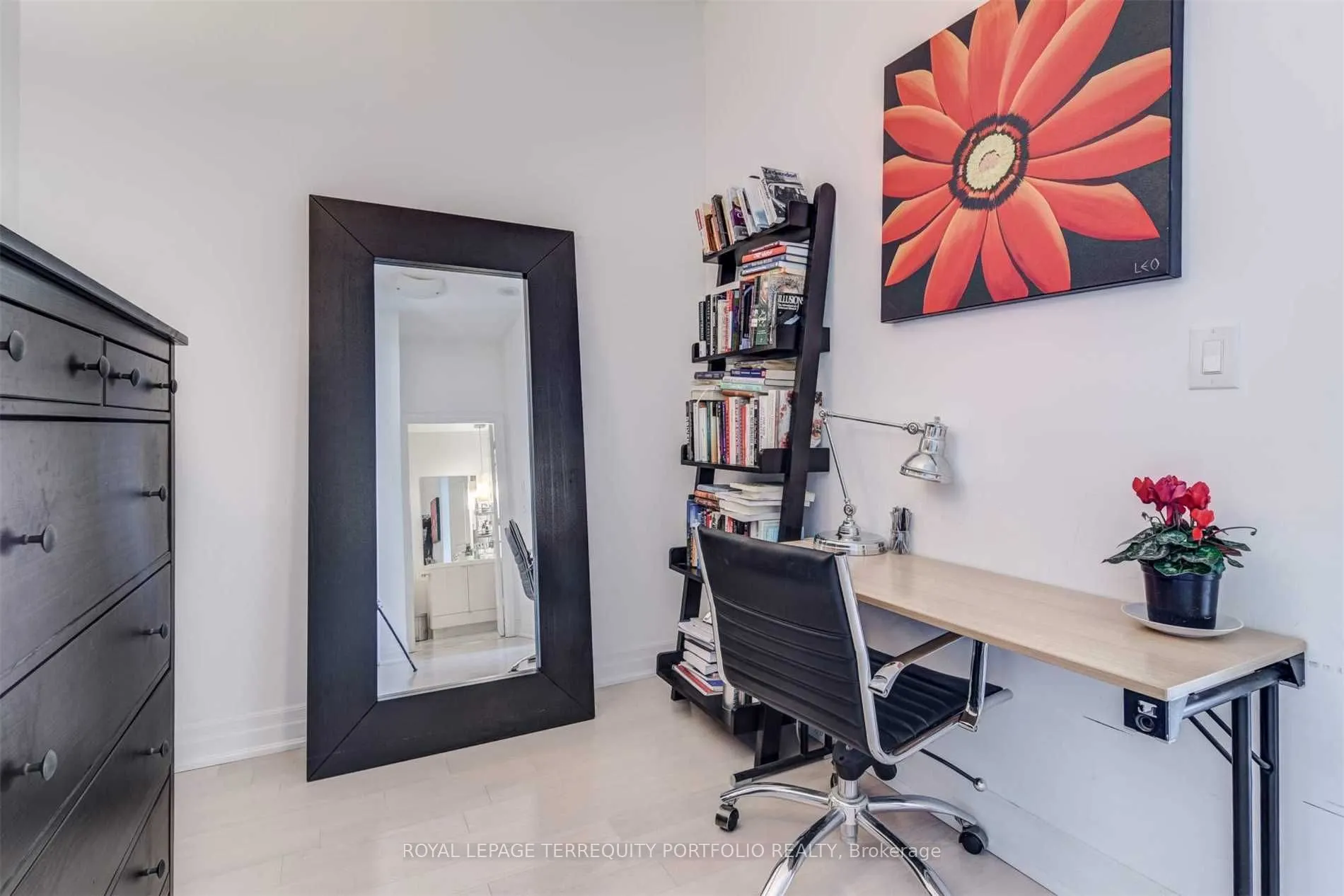 8 The Esplanade Avenue, #1204